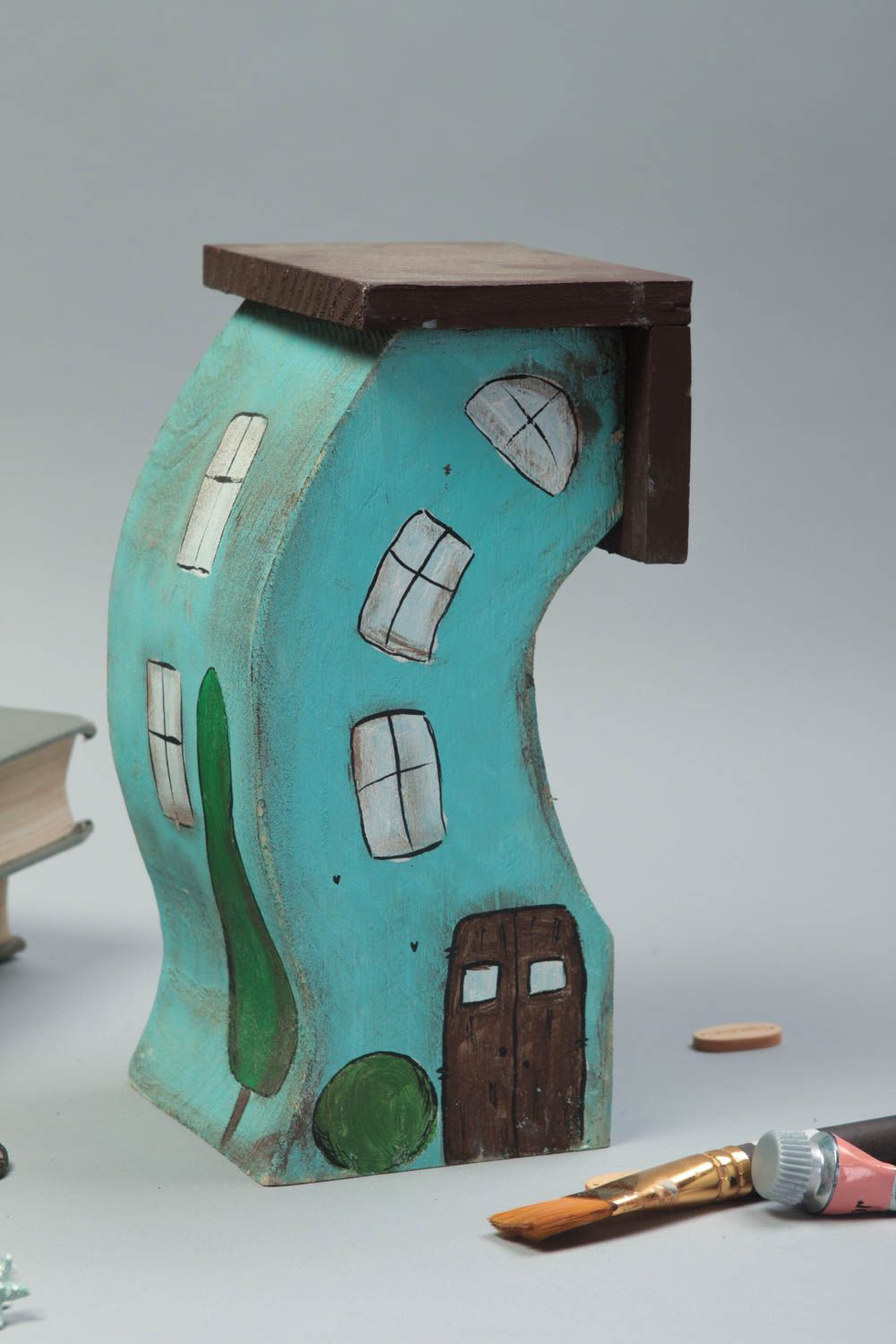 Handmade Deko Haus Figur aus Holz schöne Dekoration stilvoll gebogen blau foto 1