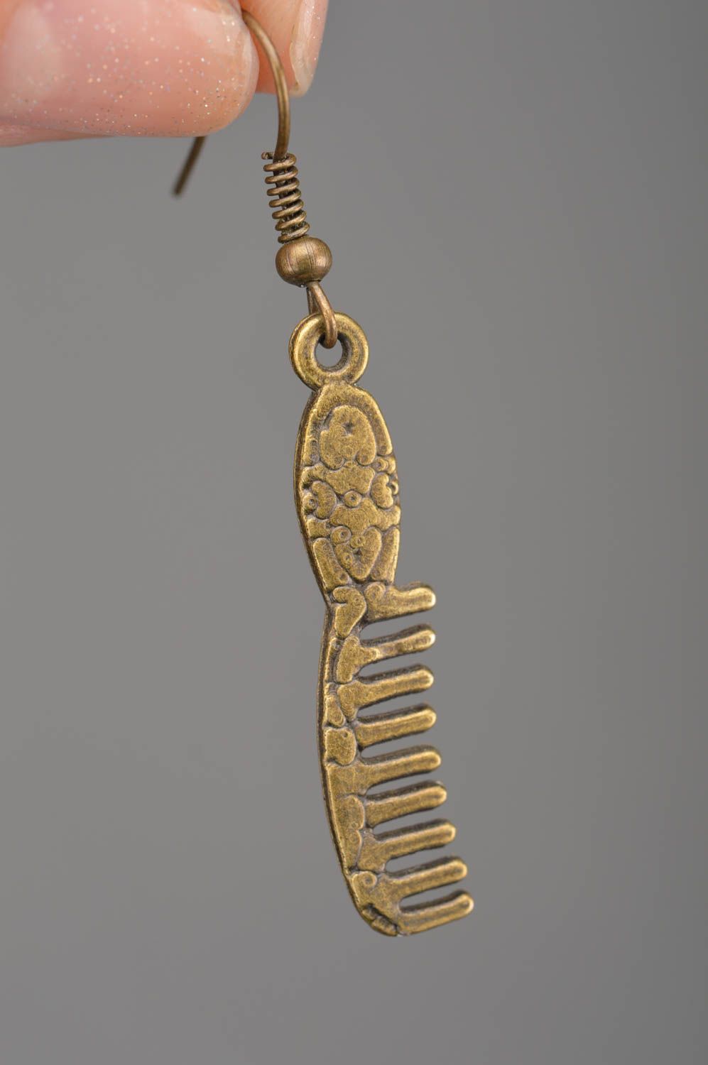 Boucles d'oreilles pendantes métal en forme de peignes originales faites main photo 2
