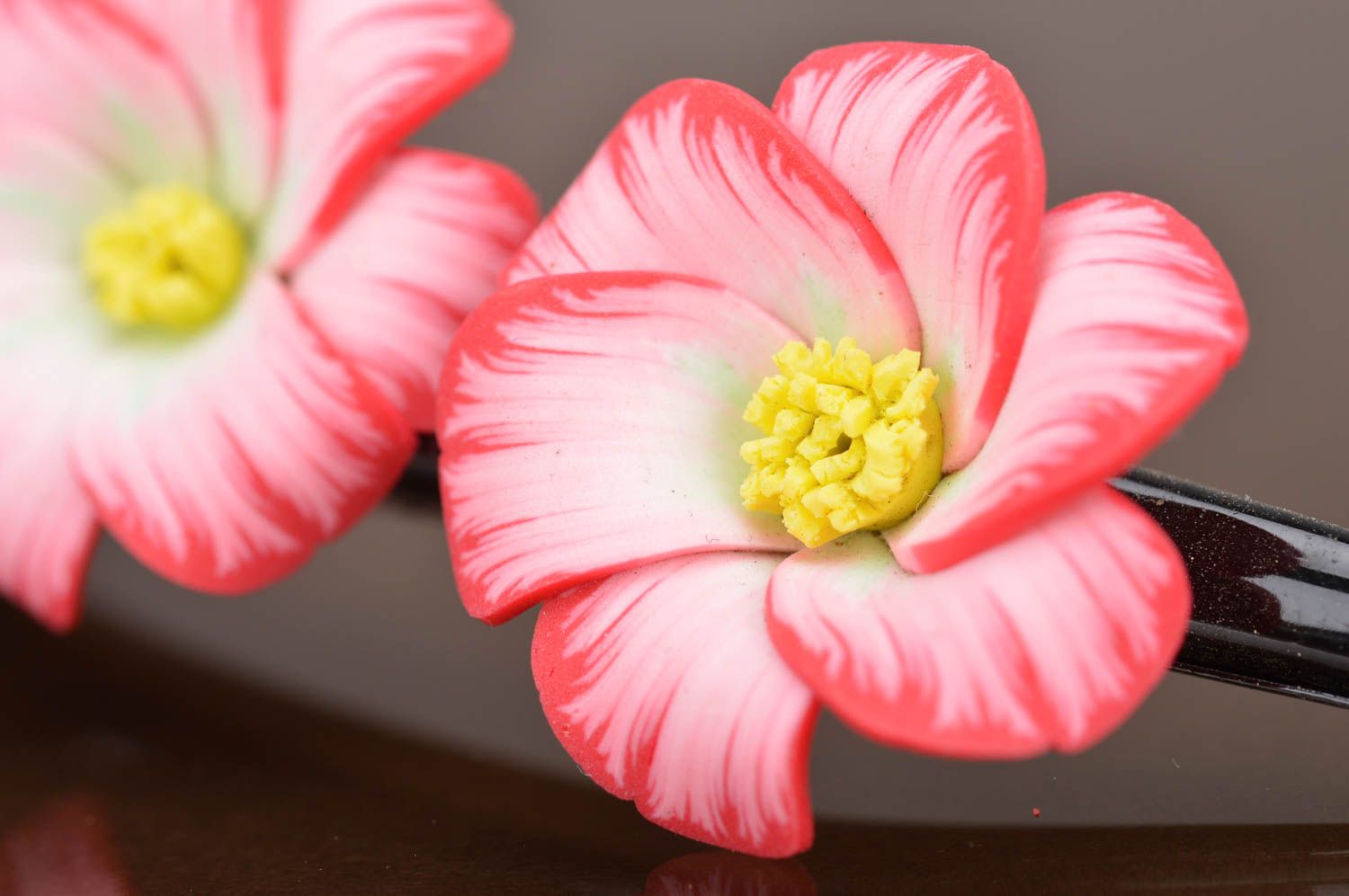 Blumen Haarklammer aus Polymerton in Rosa und Rot handgemacht schön originell foto 5