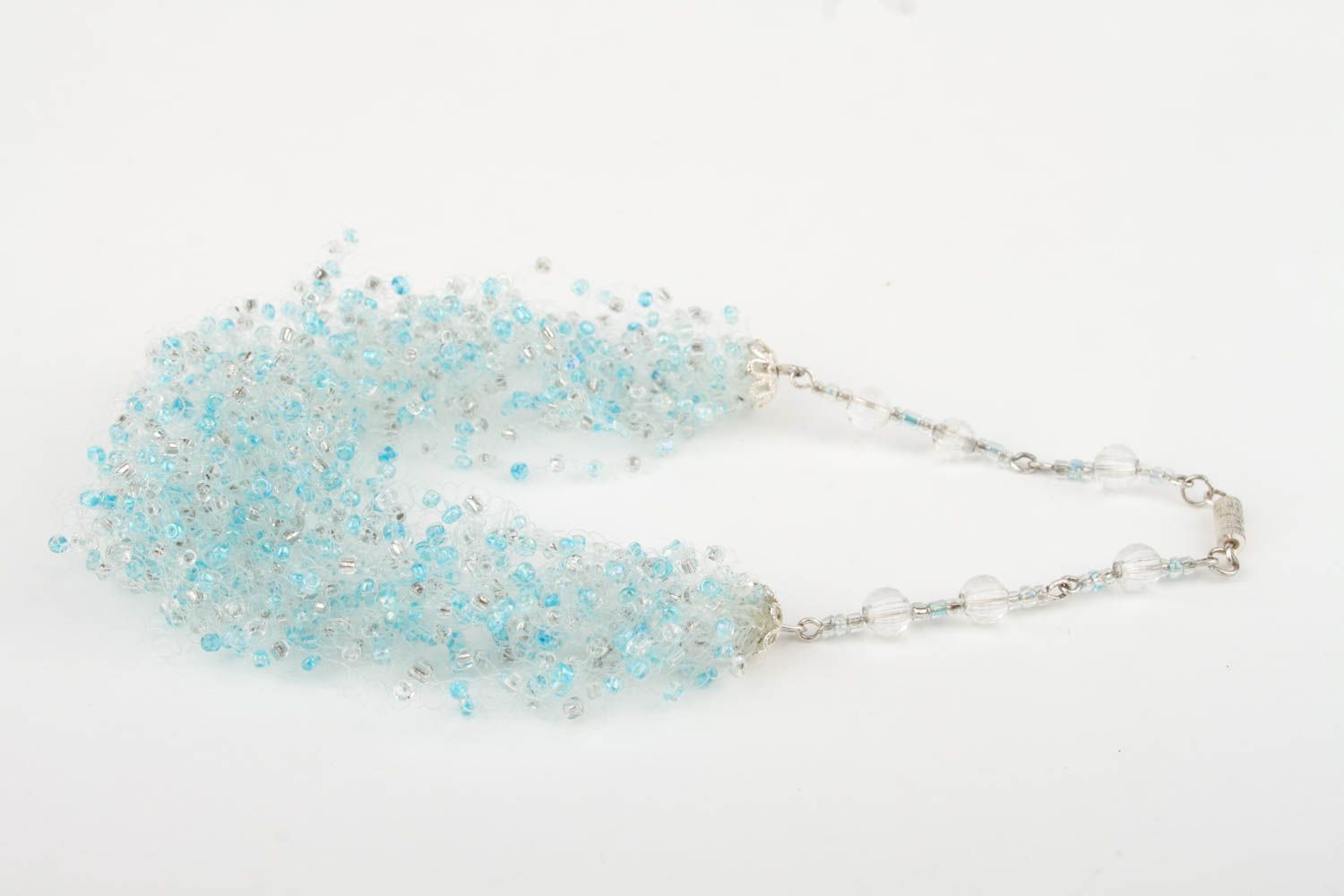 Collier perles de rocaille Bijou fait main bleu clair Accessoire femme design photo 2