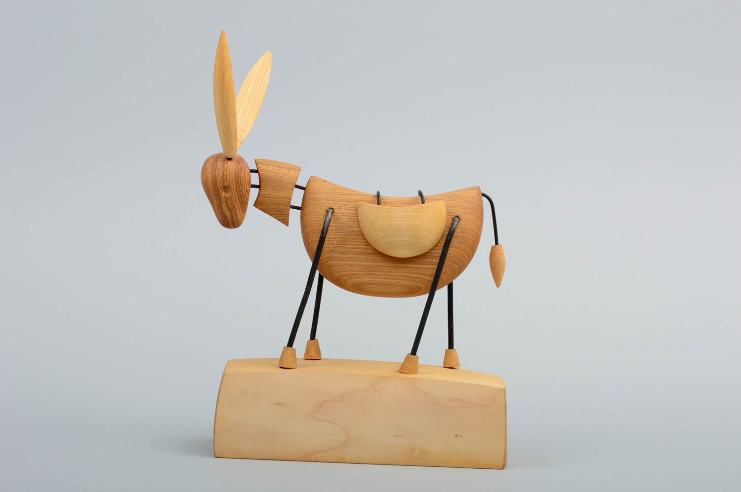 Figurine âne fait main Statuette Déco Cadeau original bois de frêne design photo 1