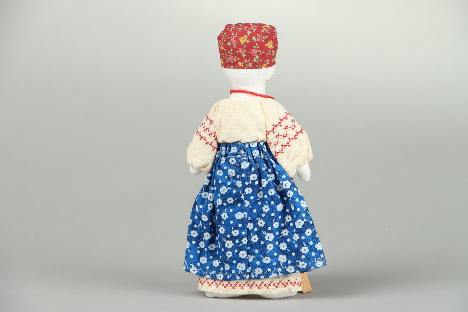Primitive doll in national costume Ukrainian photo 4