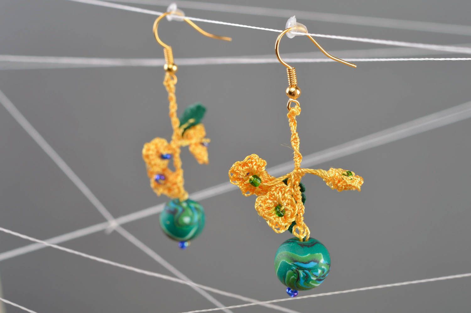 Handmade lange Ohrringe mit Perlen grün aus Fäden elegant für Damen Planeten foto 1