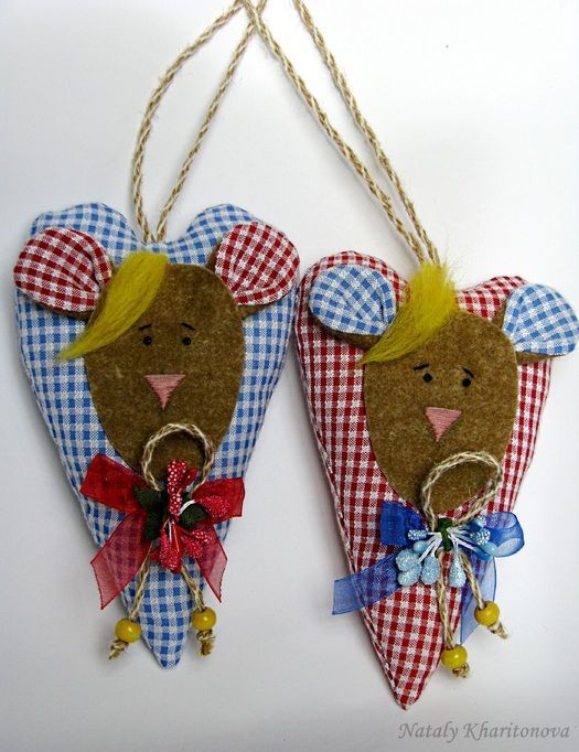 Deux jouets mous Coeurs souris originaux en tissu suspensions déco faites main photo 1