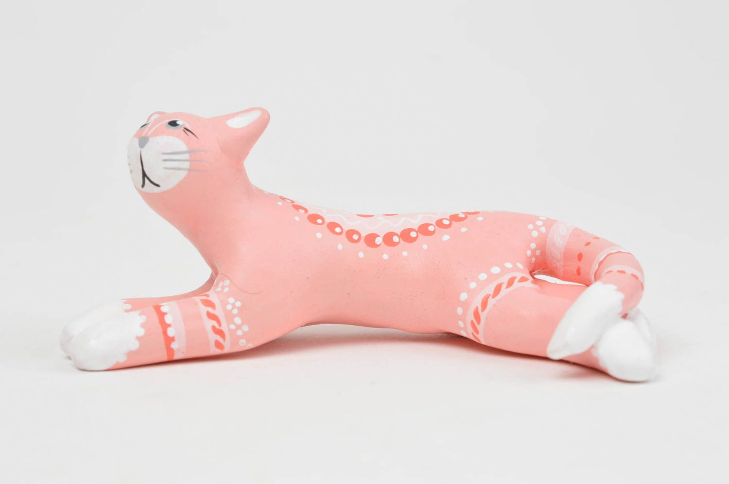Расписная керамическая статуэтка из глины в виде розовой кошки ручная работа фото 2