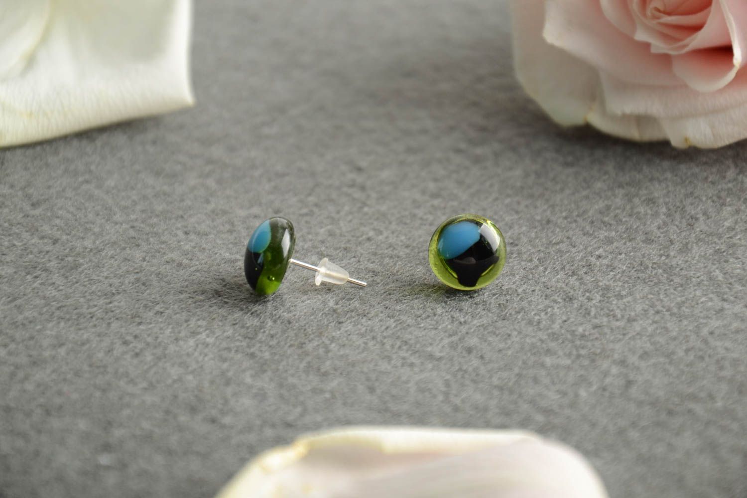 Stud earrings made of fusing glass green handmade designer beautiful jewelry photo 1