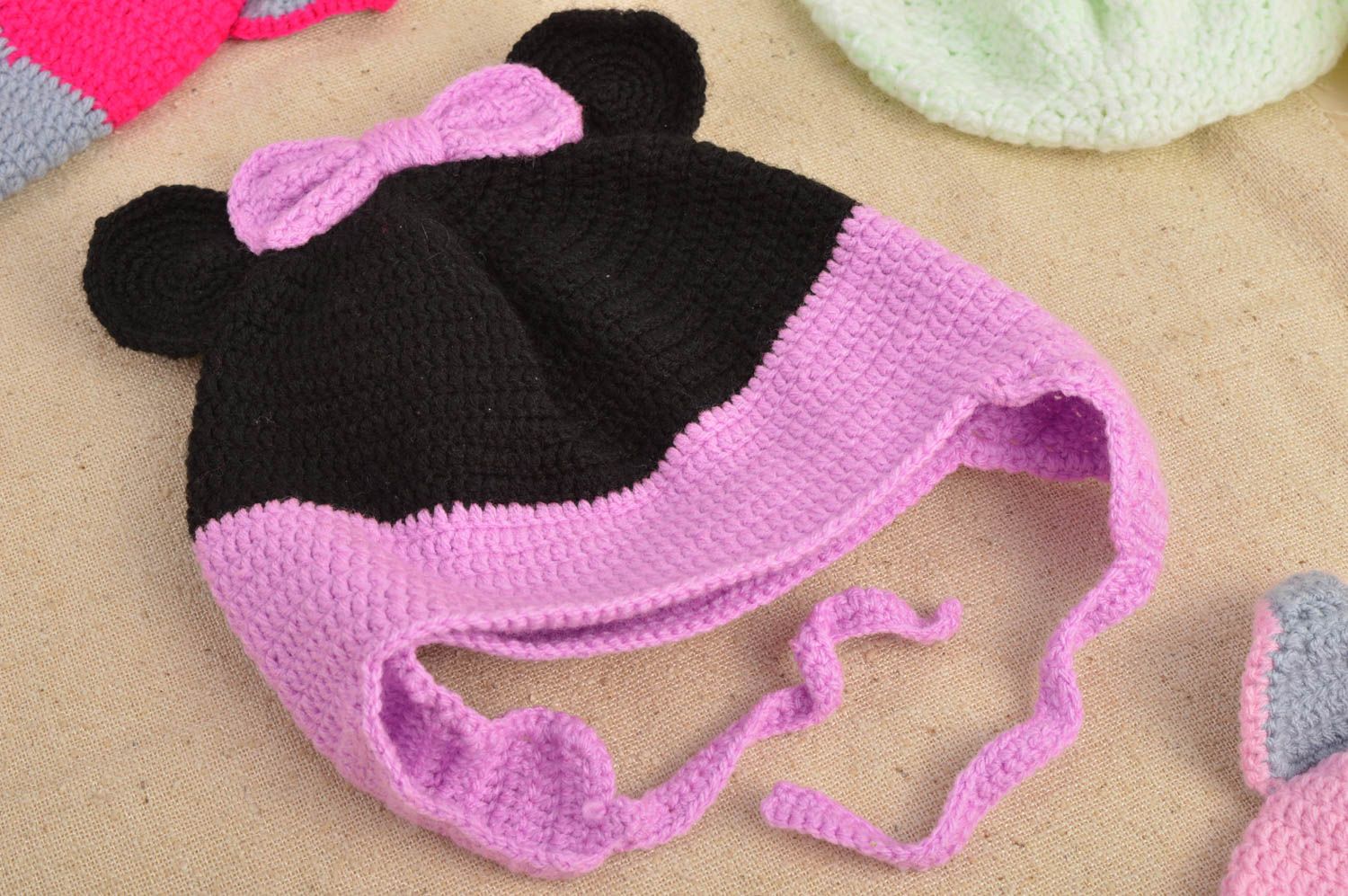 Bonnet tricot fait main Chapeau au crochet Vêtement enfant crochet noeud photo 1