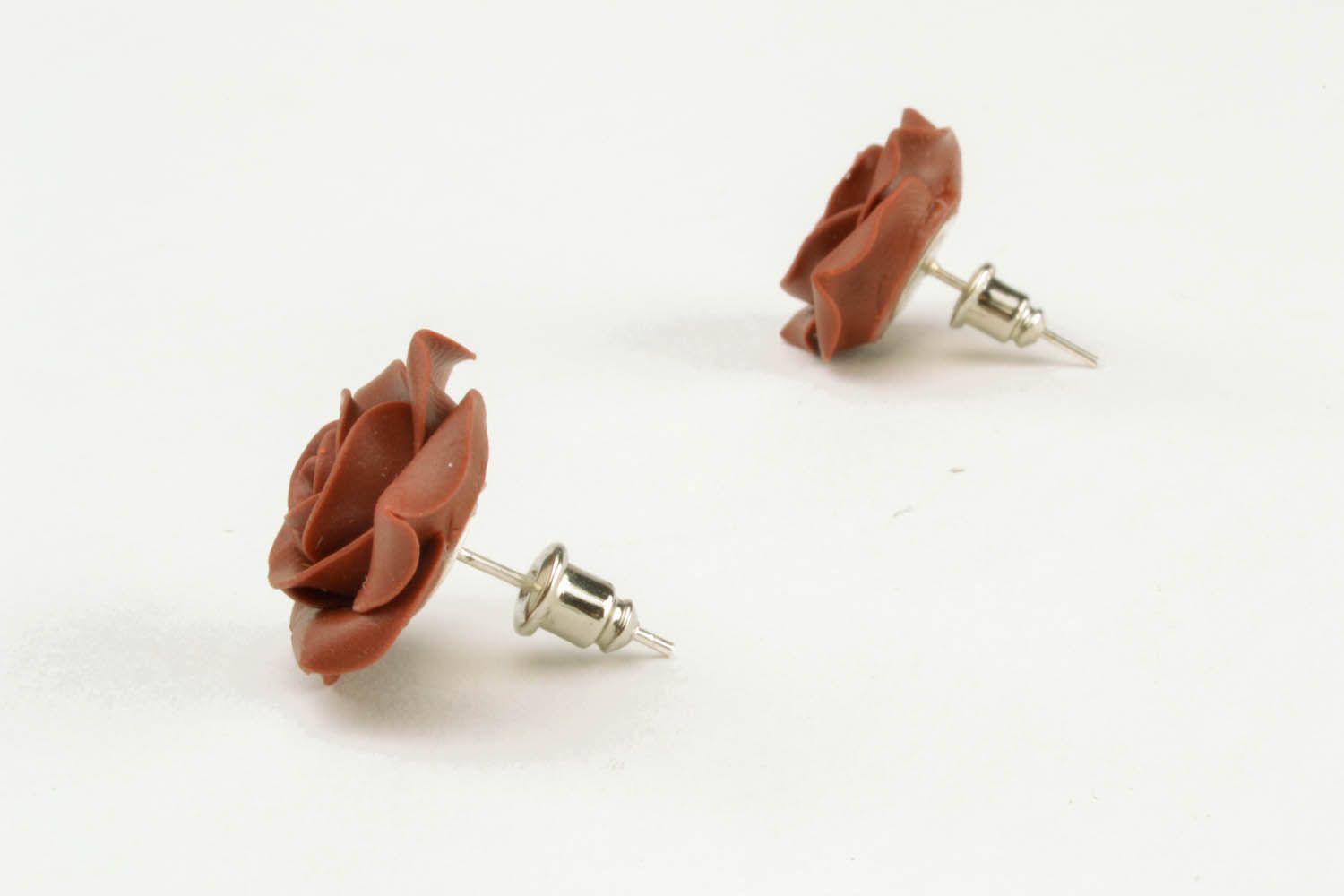 Brown stud earrings photo 4