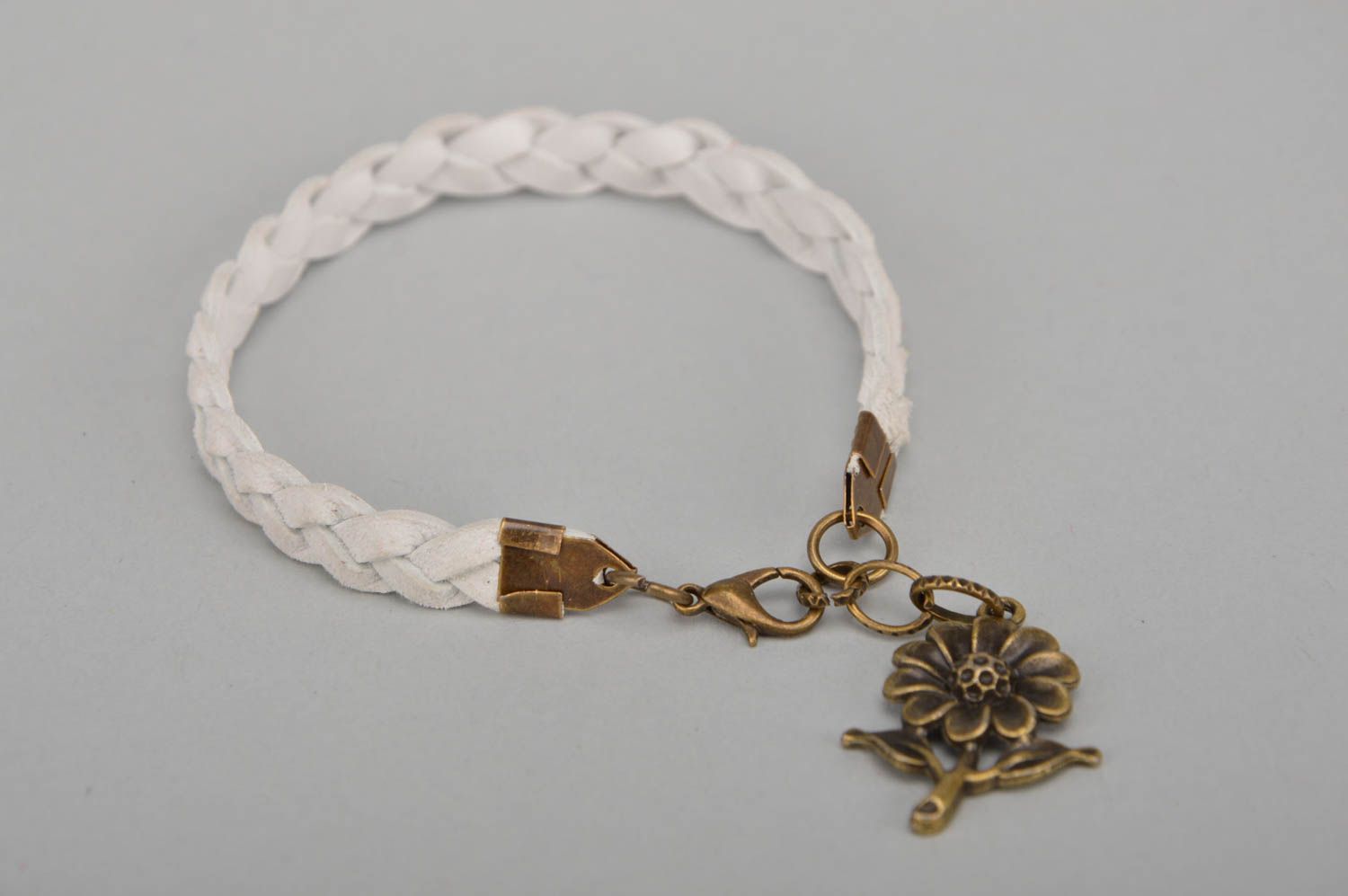 Handmade white genuine leather woven wrist bracelet of laconic design for women photo 5