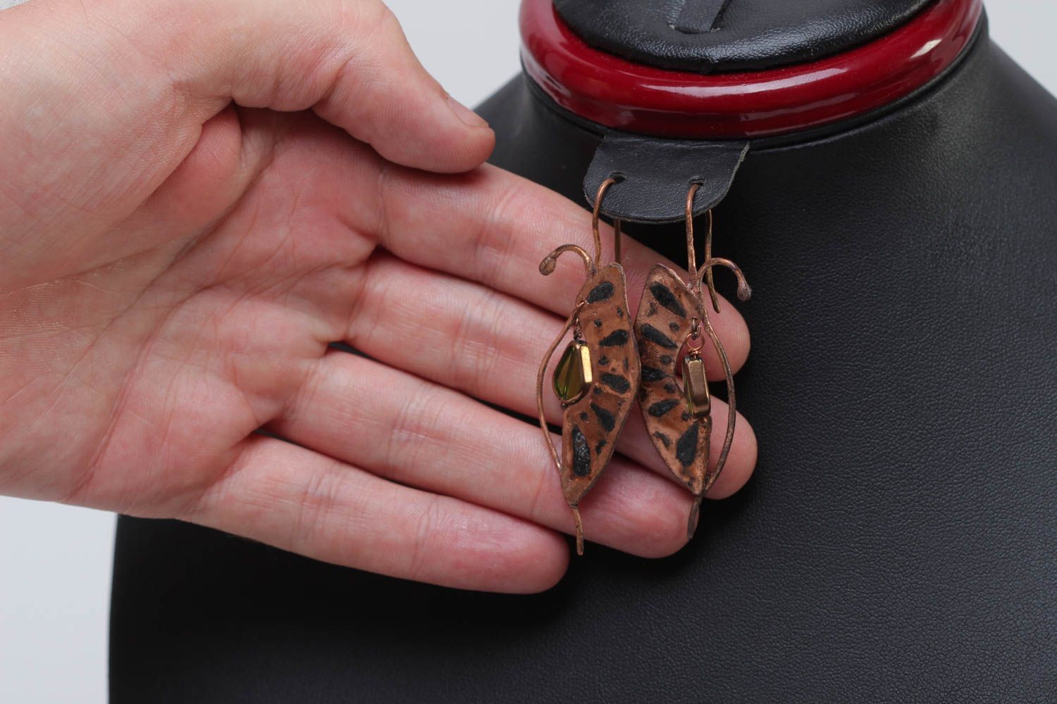 Украшение ручной работы медные серьги бабочки украшение из меди со стеклом фото 5