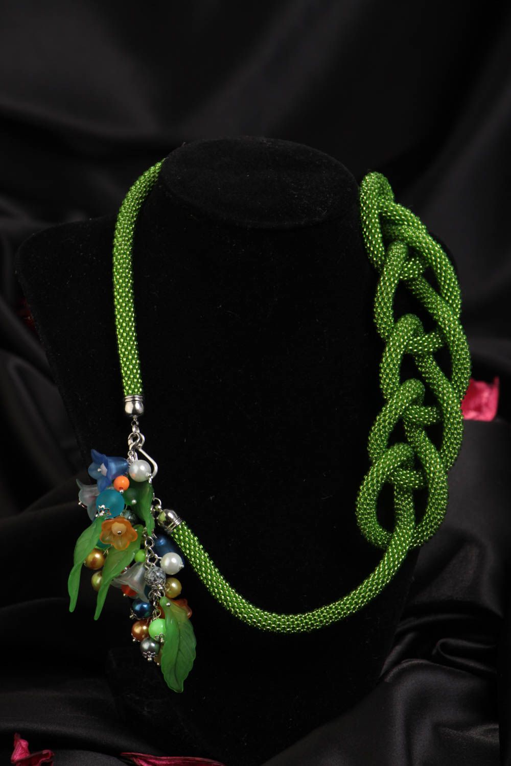 Handmade long stylish green beaded cord lariat necklace with floral charms photo 1