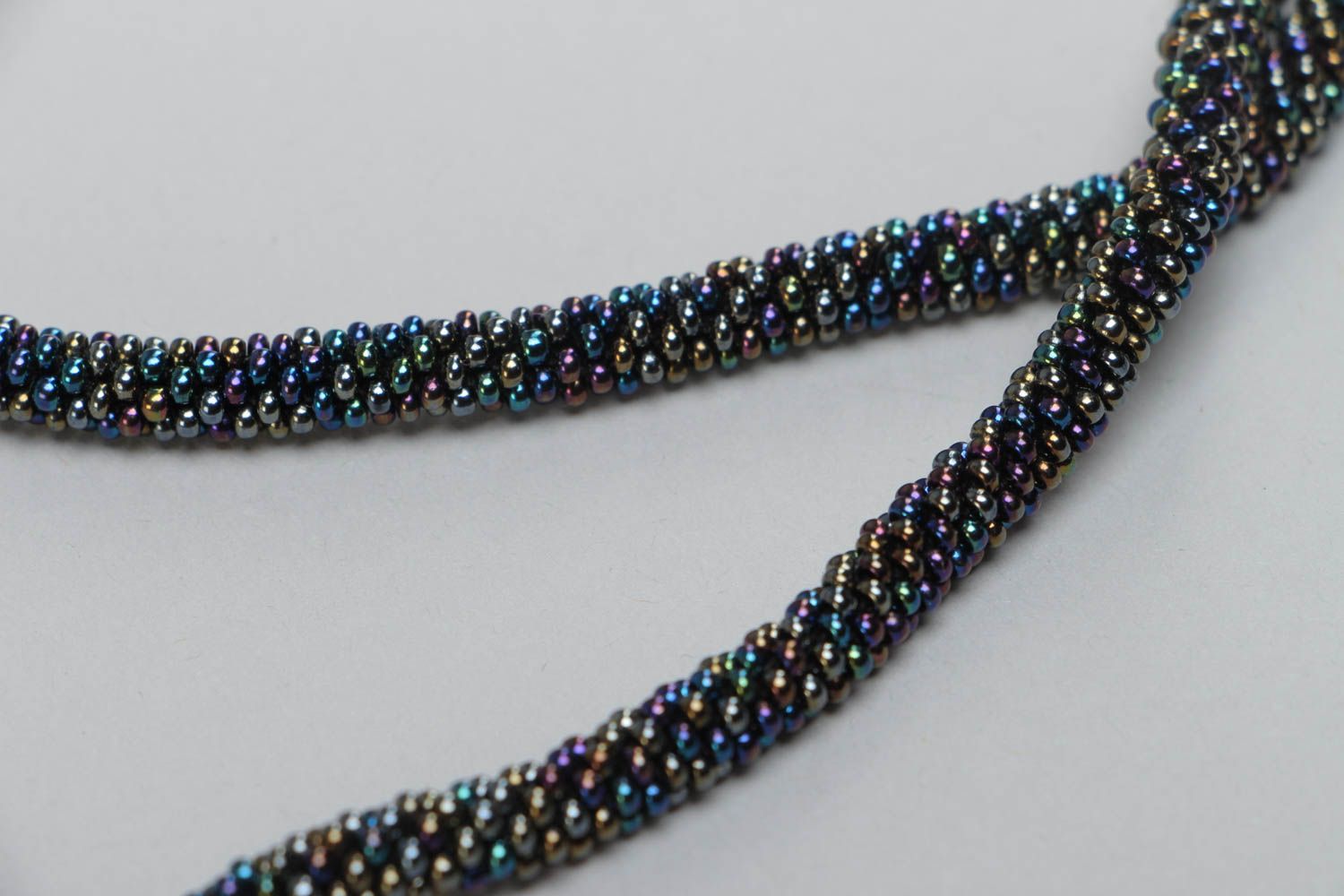 Joli collier en perles de rocaille fait main lariat accessoire long foncé photo 3