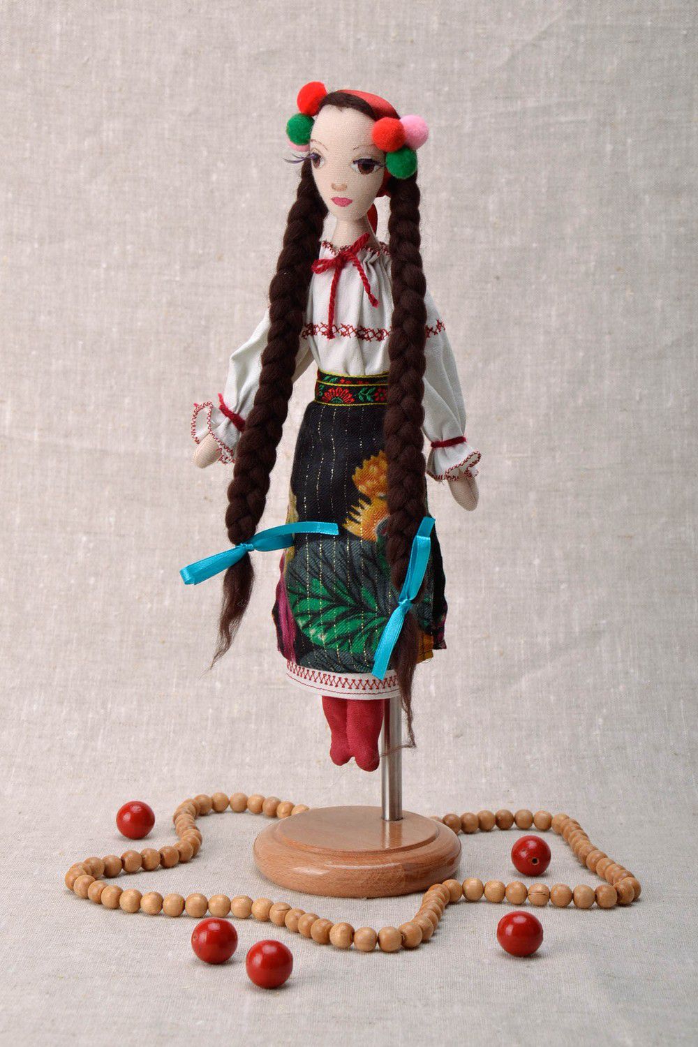 Textil Puppe auf der Stütze Ukrainerin foto 1