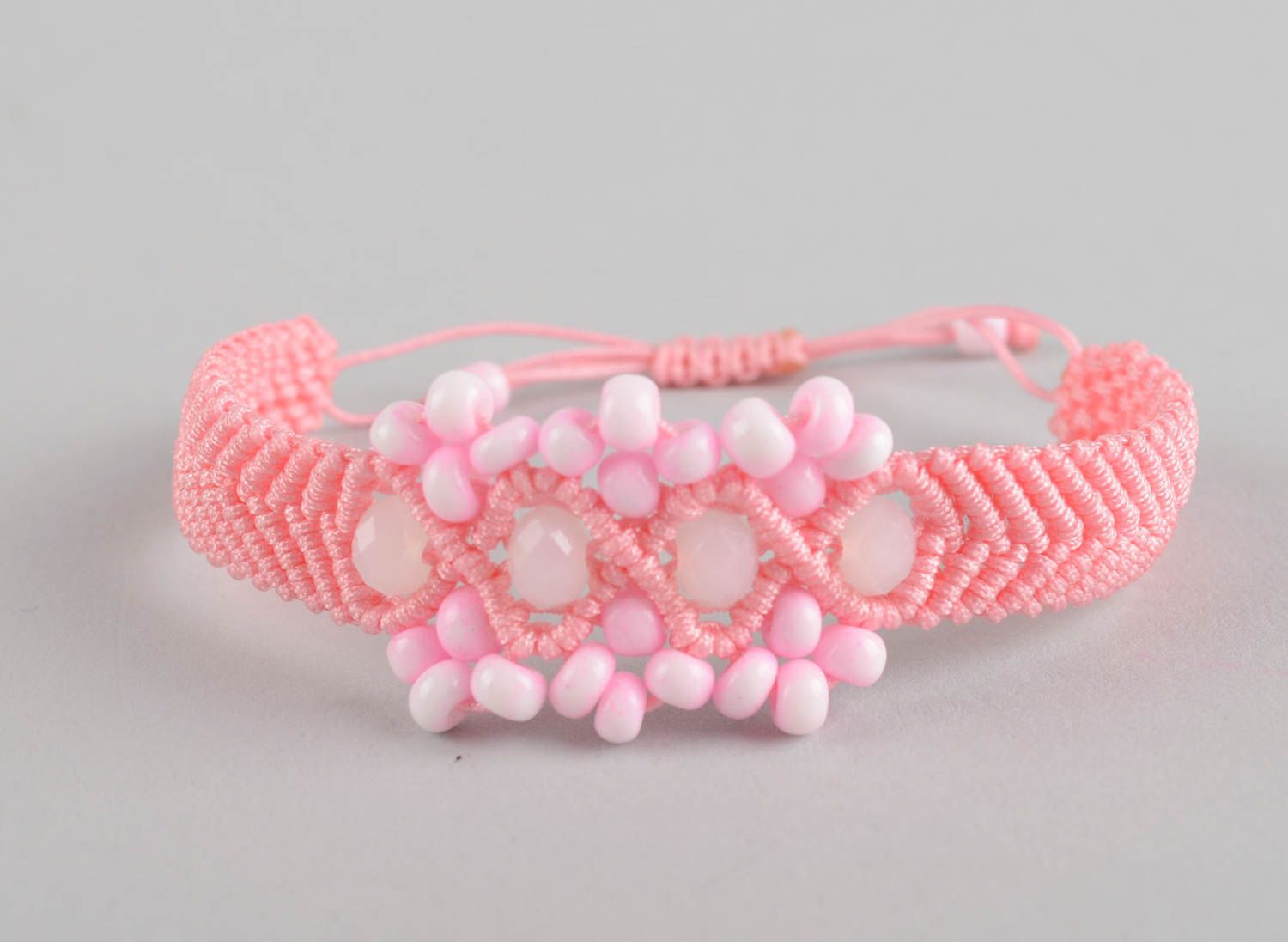 Bracelet textile Bijou fait main rose fils perles de rocaille Accessoire femme photo 2