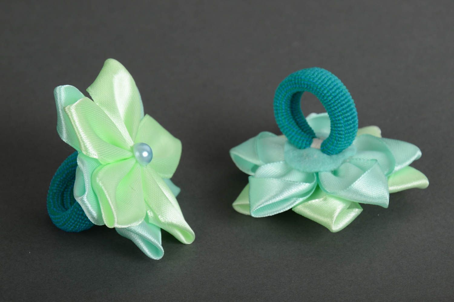 Set of 2 handmade small hair ties with kanzashi flowers of mint color with beads photo 5