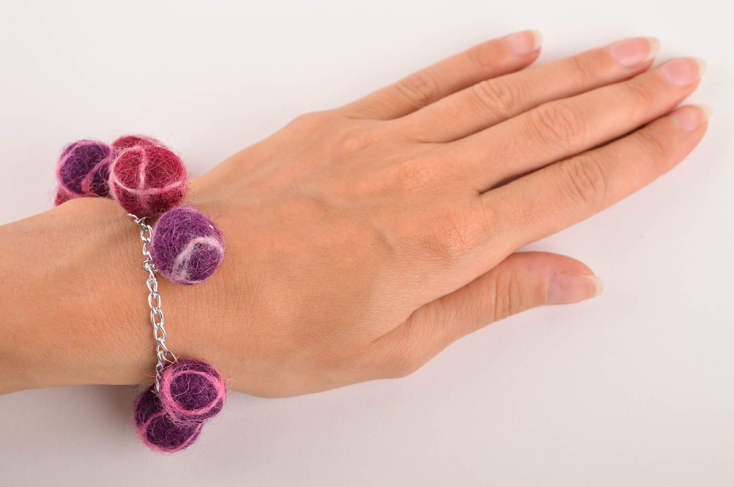 Bracelet laine perles en feutre Bijou fait main original Accessoire femme photo 5