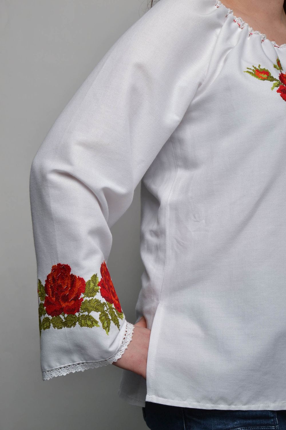 Women's embroidered blouse photo 2