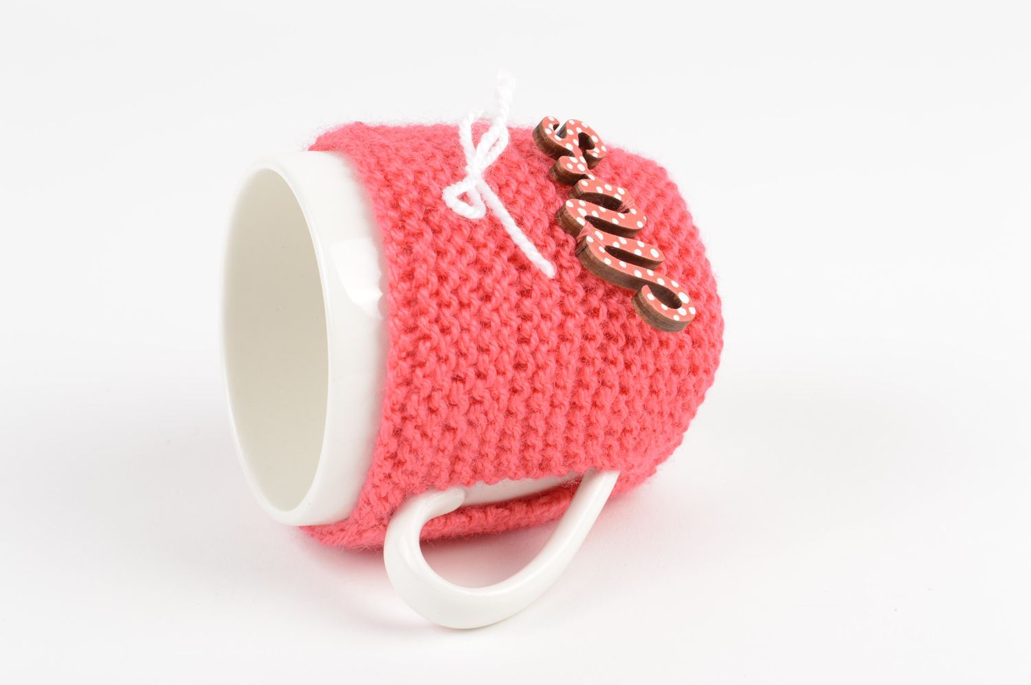 White porcelain 7 oz teacup with handle and knitted pink warmer cover with MRS pattern photo 3
