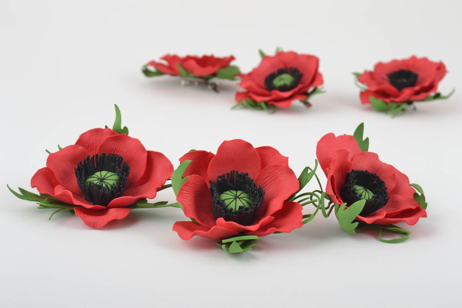 Broches fleurs faites main en foamiran 3 pièces originales rouges accessoires photo 1