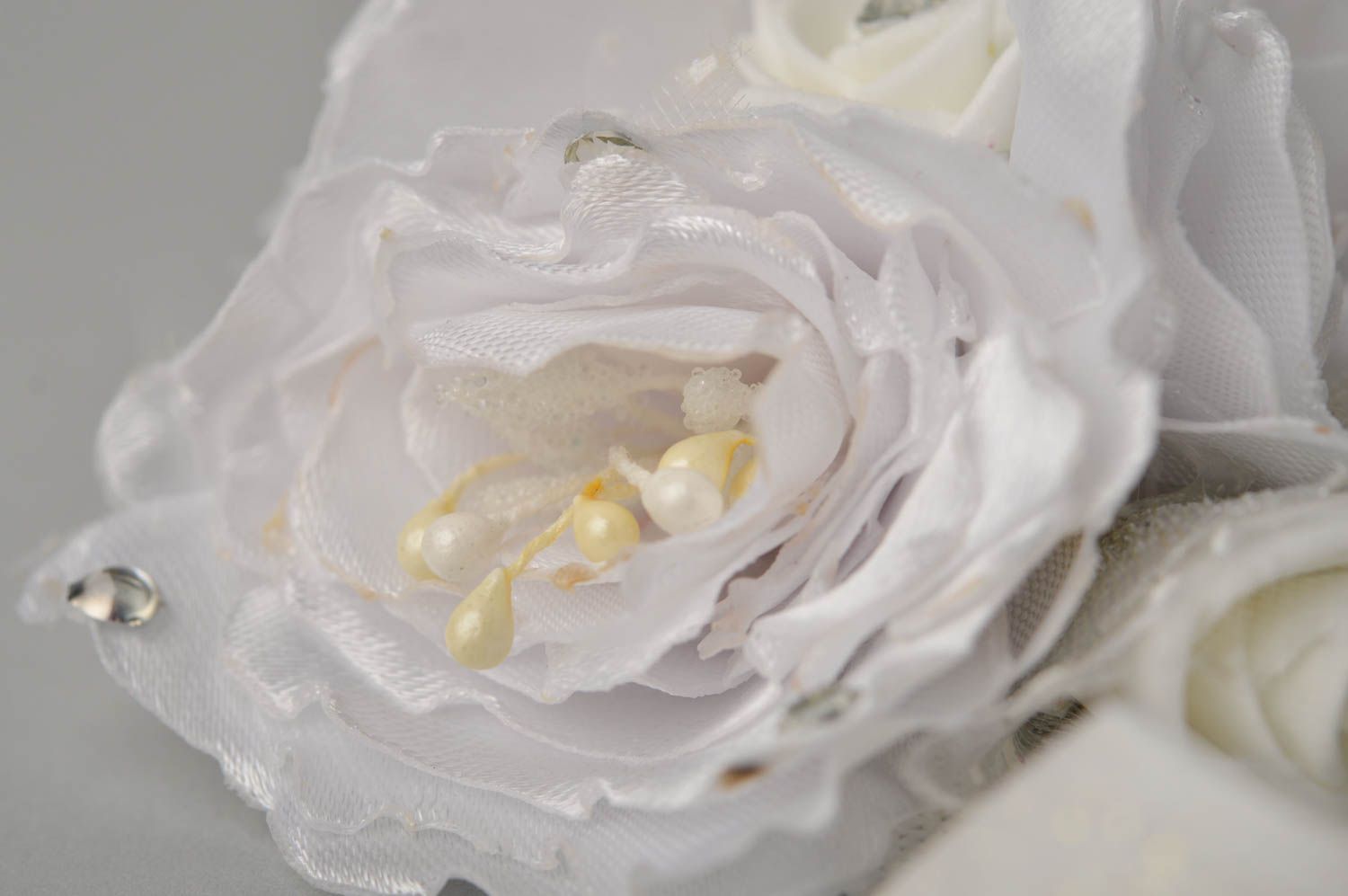 Handmade Schmuck Blumen Haargummi in Weiß Mädchen Haarschmuck stilvoll schön foto 4