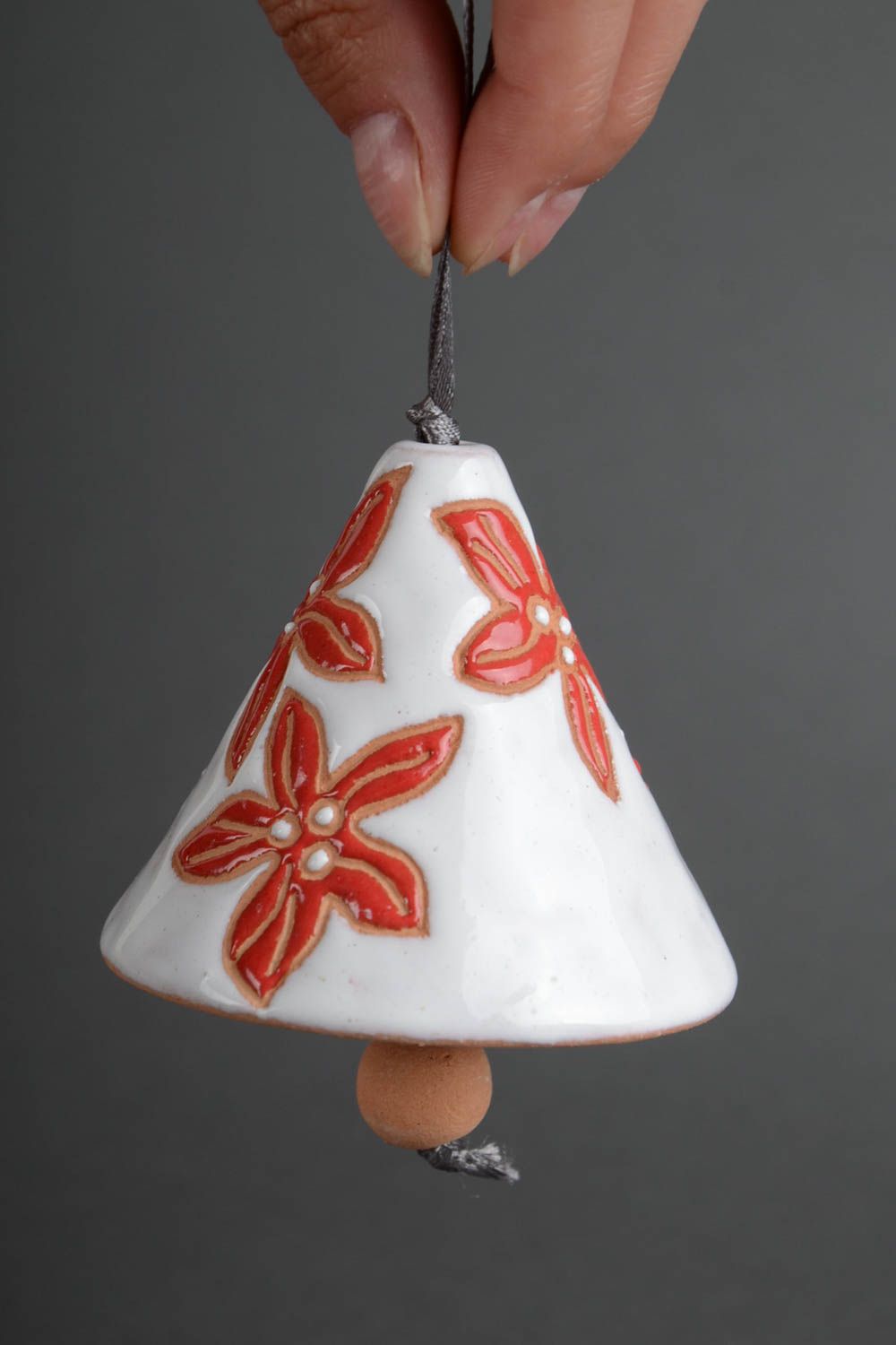 Clochette céramique peinte faite main avec fleurs rouges déco à suspendre photo 5