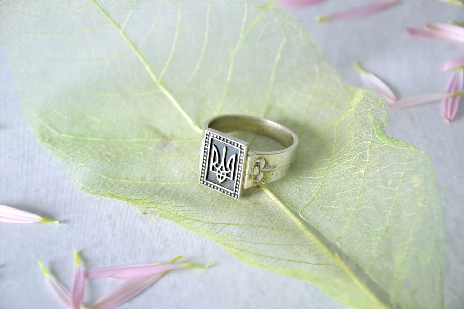 Перстень из серебра Герб Украины фото 1