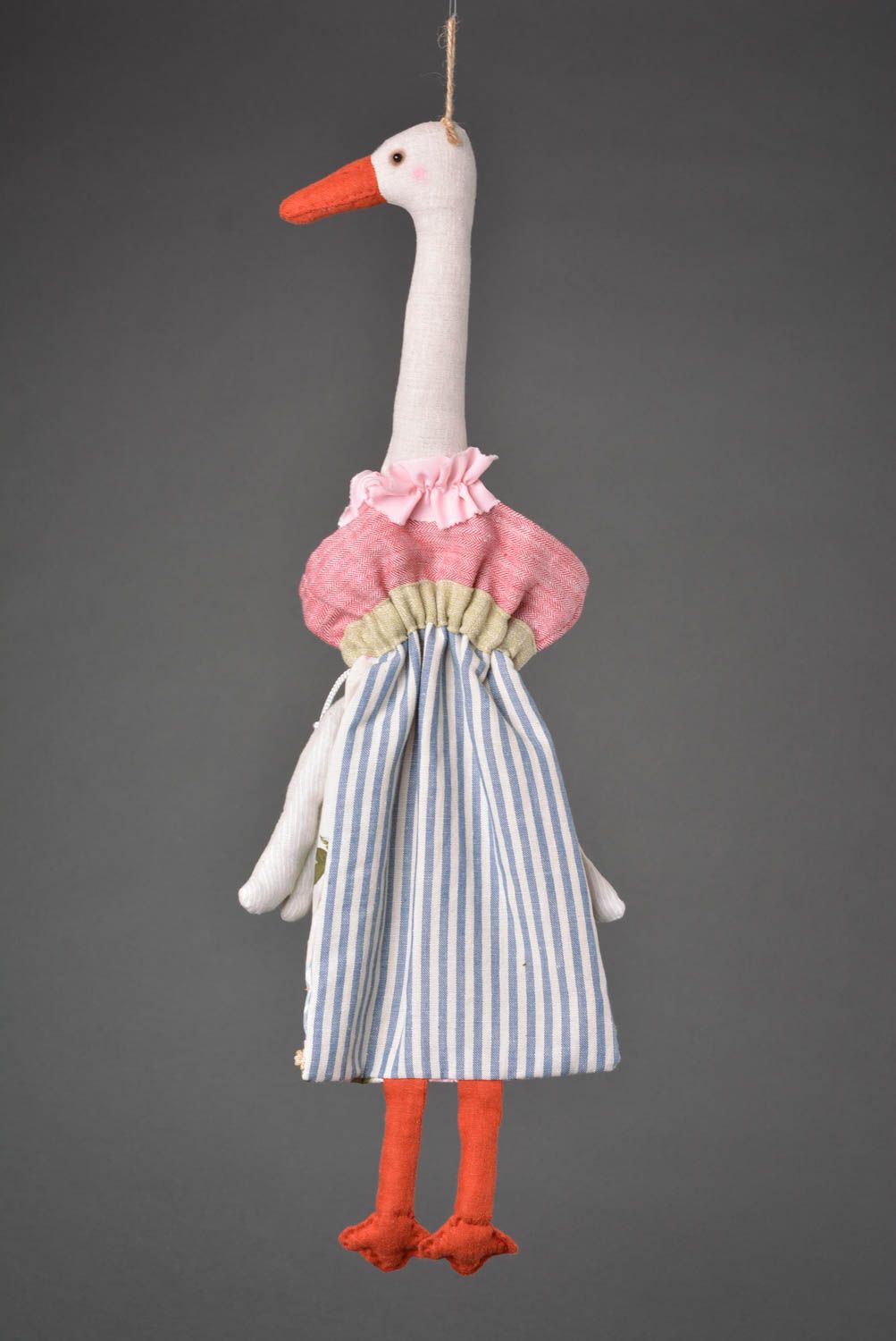 Интерьерная игрушка ручной работы кукла пакетница Гусыня хлопковая декор кухни фото 2