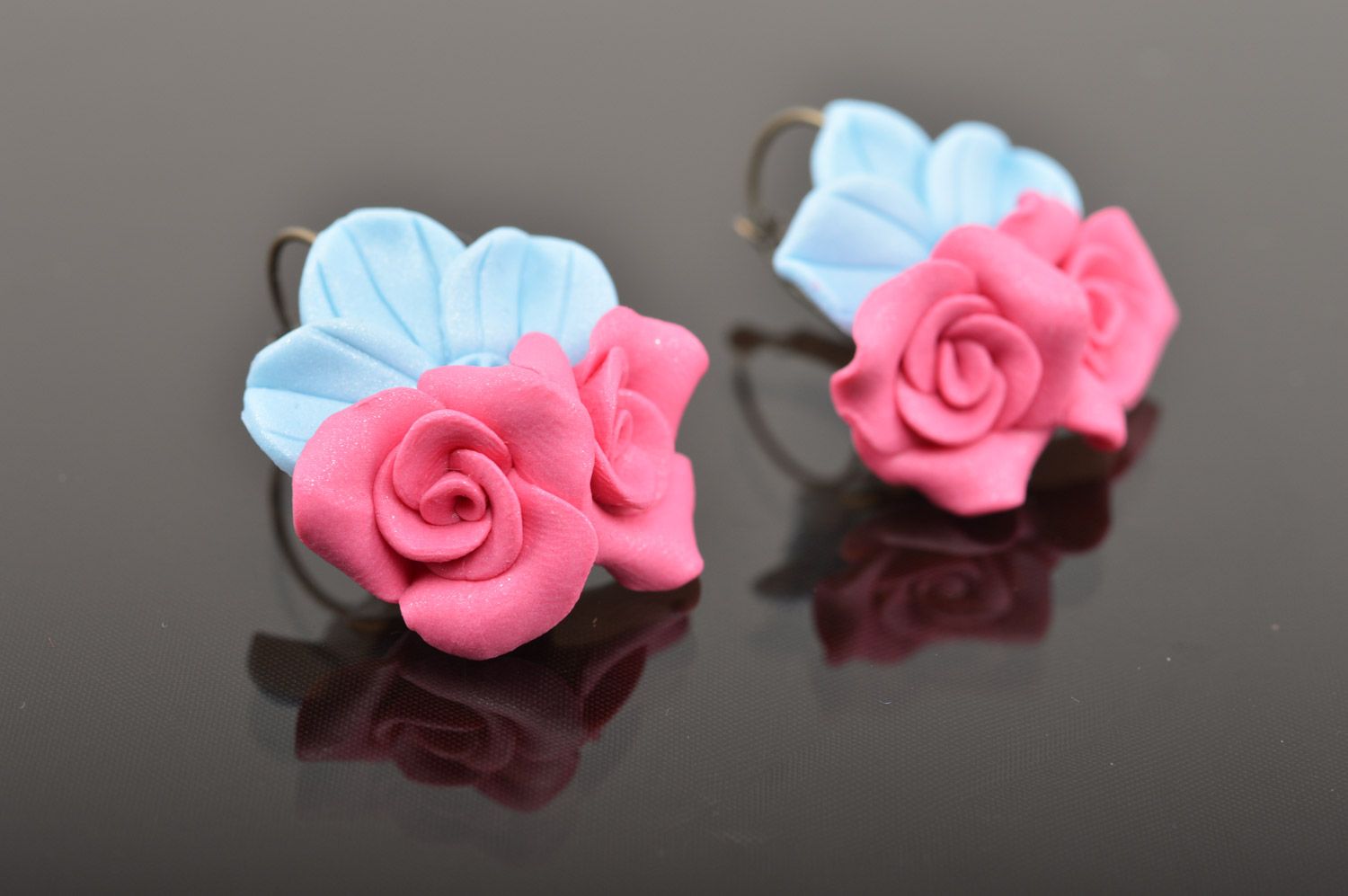 Homemade plastic flower earrings with charms in the shape of roses and cornflowers photo 1