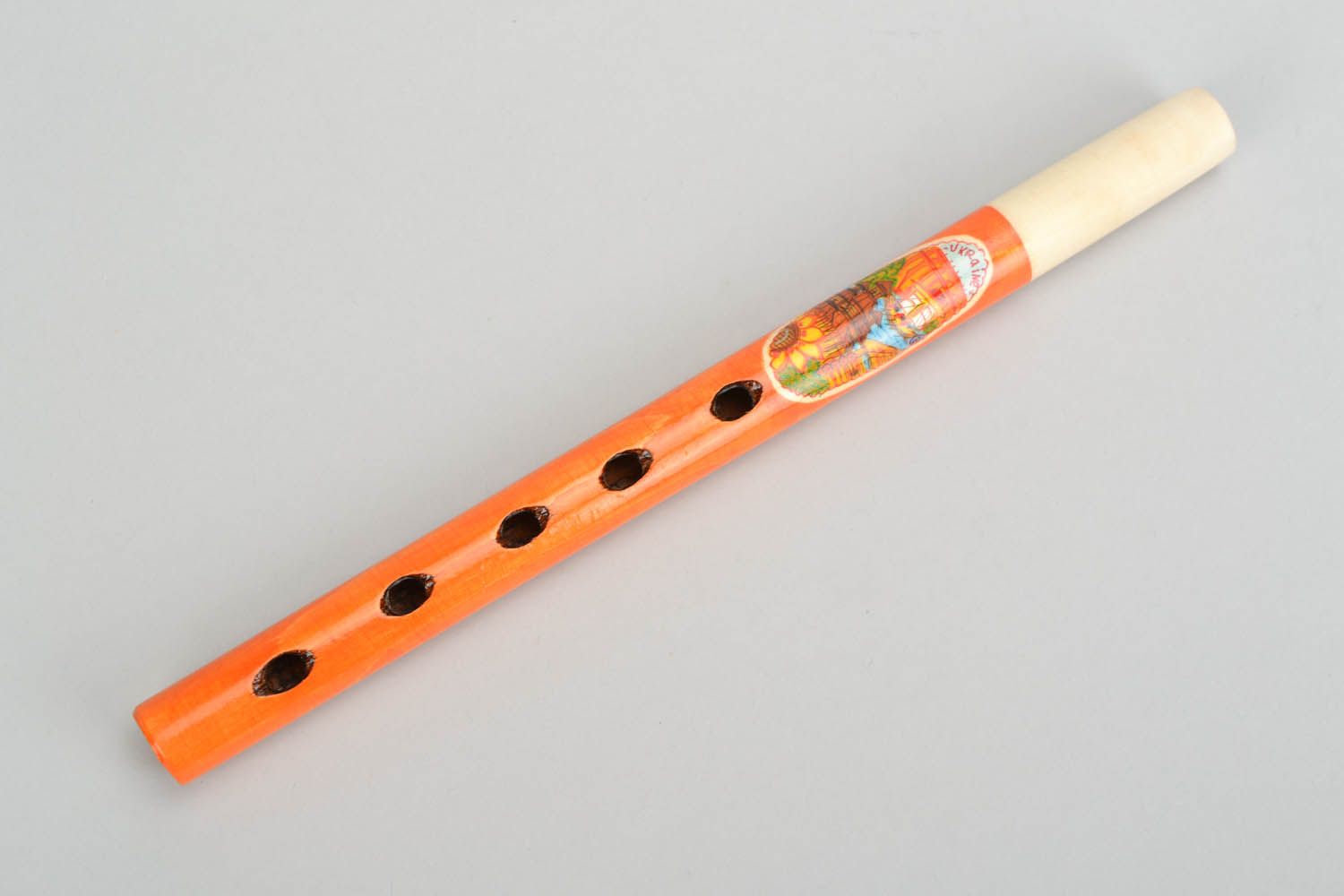 Flauta de madeira feita à mão com pintura lembrancinha de madeira artesanal foto 3