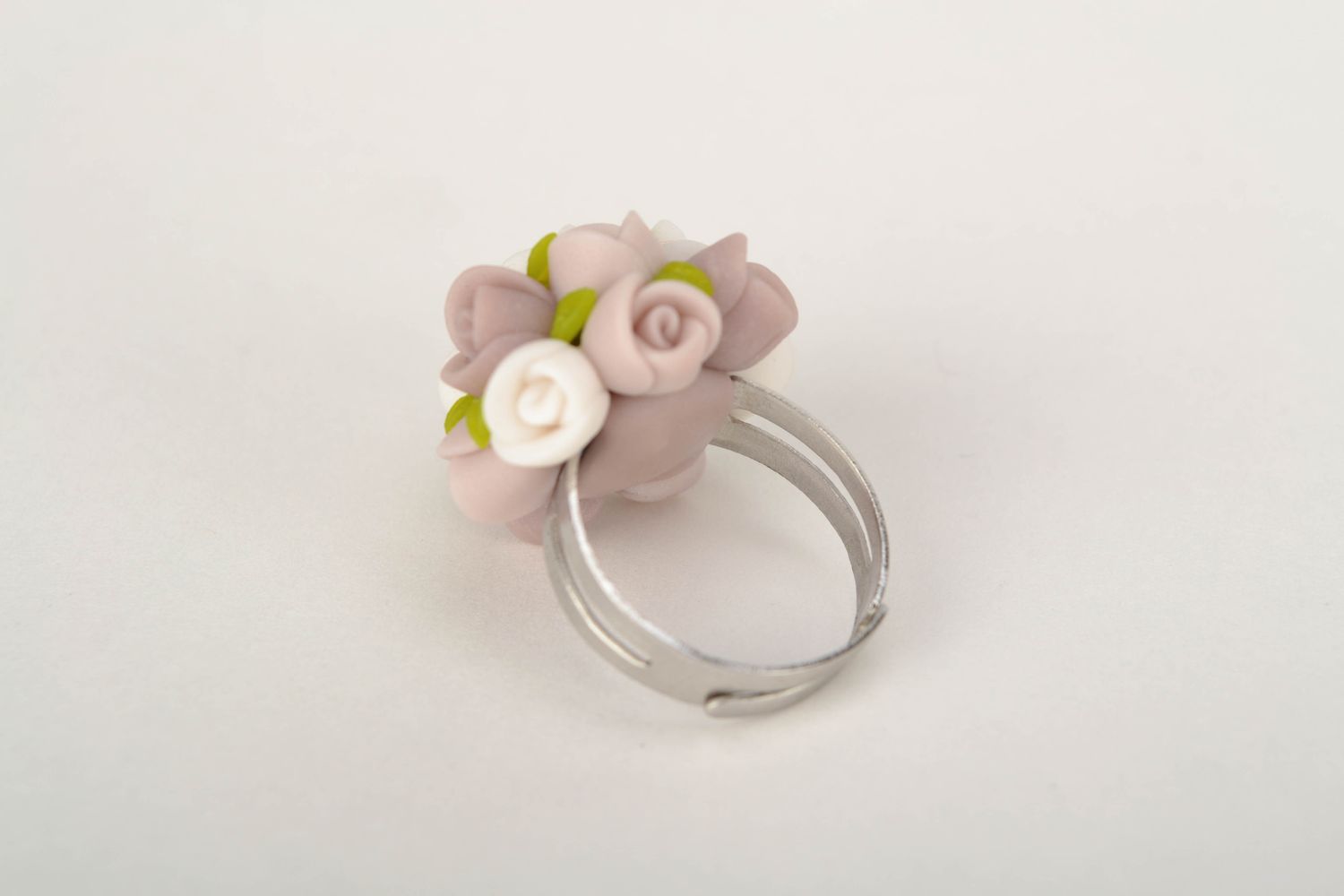 Кольцо из полимерной глины с чайными розами фото 4