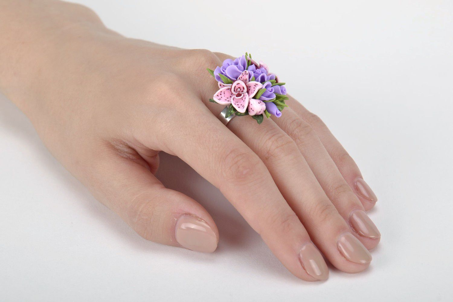 Ring mit Blumen aus Polymerton foto 2