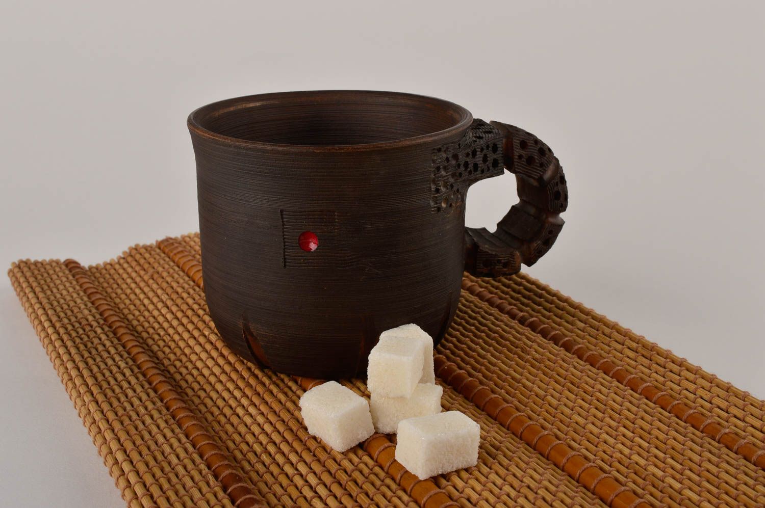Schöne Kaffeetasse handgefertigt Küchen Zubehör Keramik Geschirr dunkel foto 1