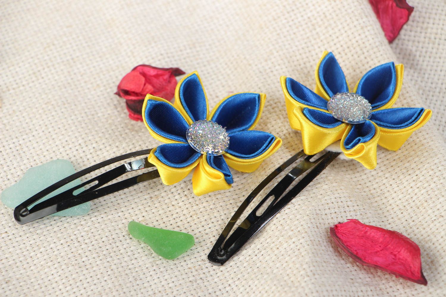 Set of women's handmade bright satin ribbon flower hair clips photo 1