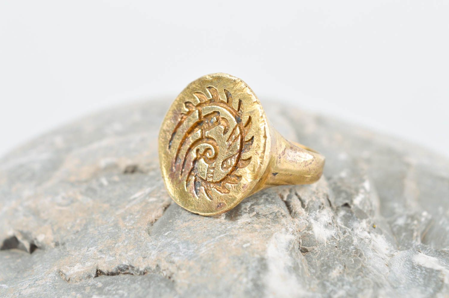 Кольцо ручной работы кольцо из латуни оригинальное металлическое украшение фото 1
