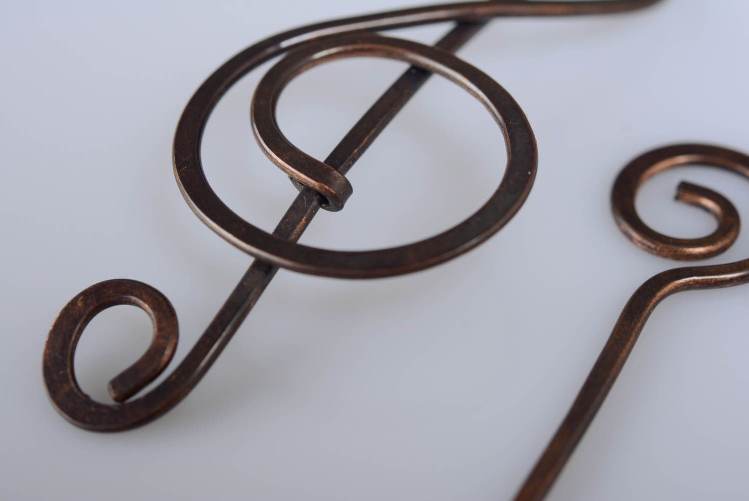Handgemachte Brosche aus Kupfer in Wire Wrap Violinschlüssel klein originell foto 2