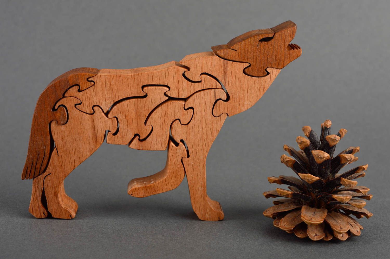 Handmade Spielzeug aus Holz Geschenk für Kinder Spielzeug Holz heulender Wolf foto 1