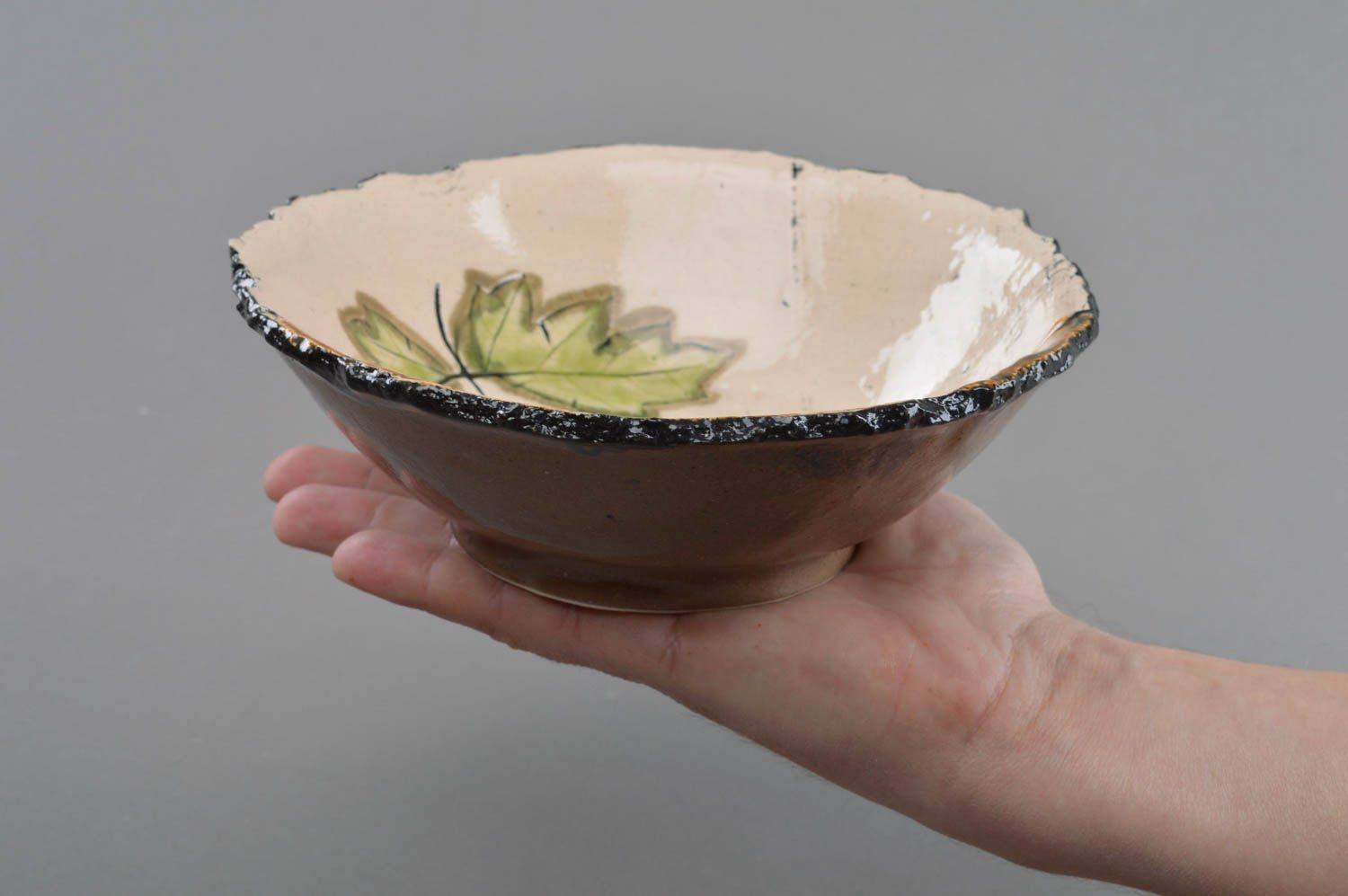 Assiette creuse en porcelaine ronde peinte faite main grande originale photo 4