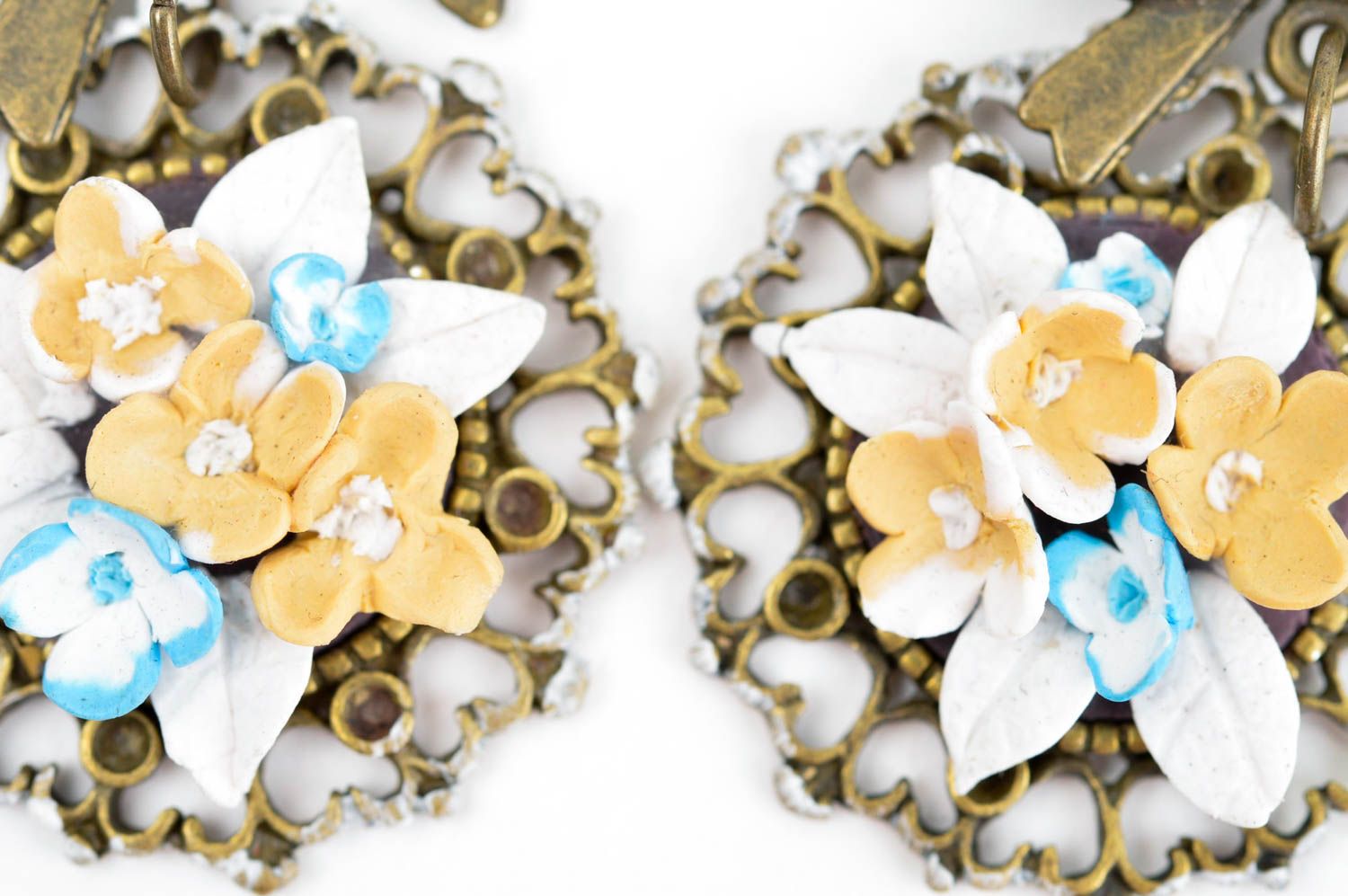 Модные серьги украшение ручной работы серьги из полимерной глины цветочные фото 5