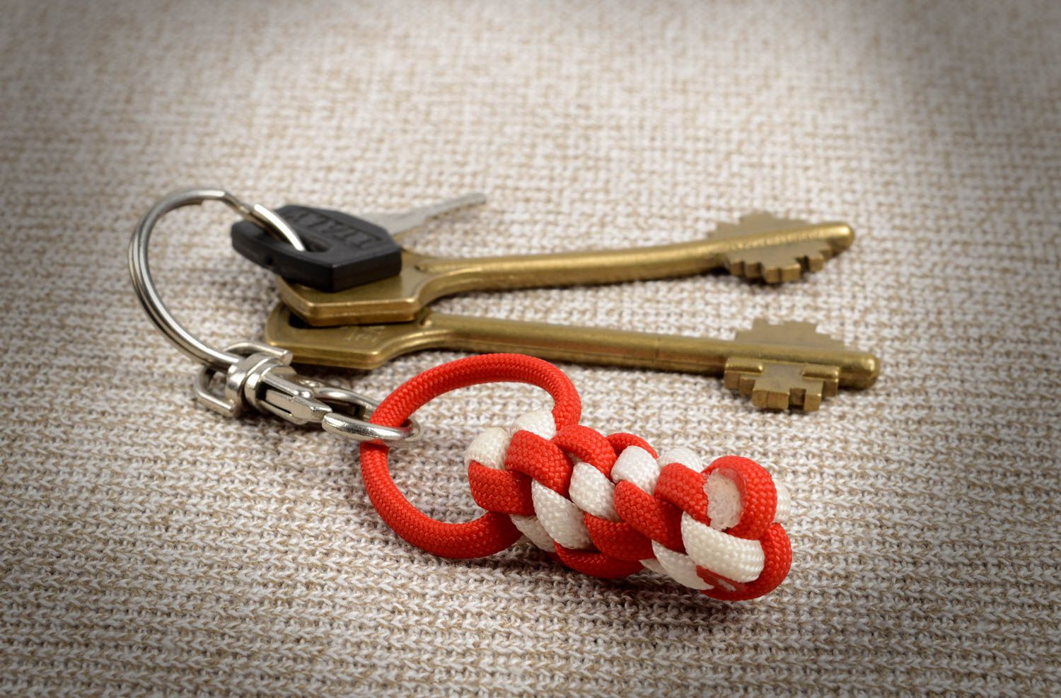Unusual handmade woven keychain paracord keychain design handmade accessories photo 5