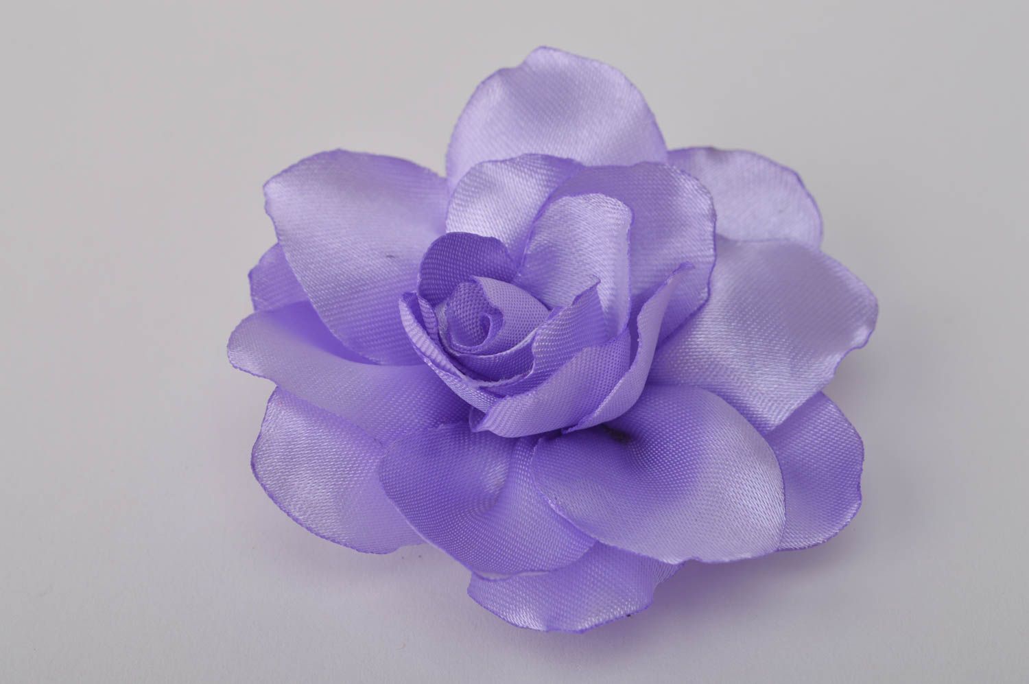 Broche fleur violette faite main Pince à cheveux en satin Accessoires femme photo 2