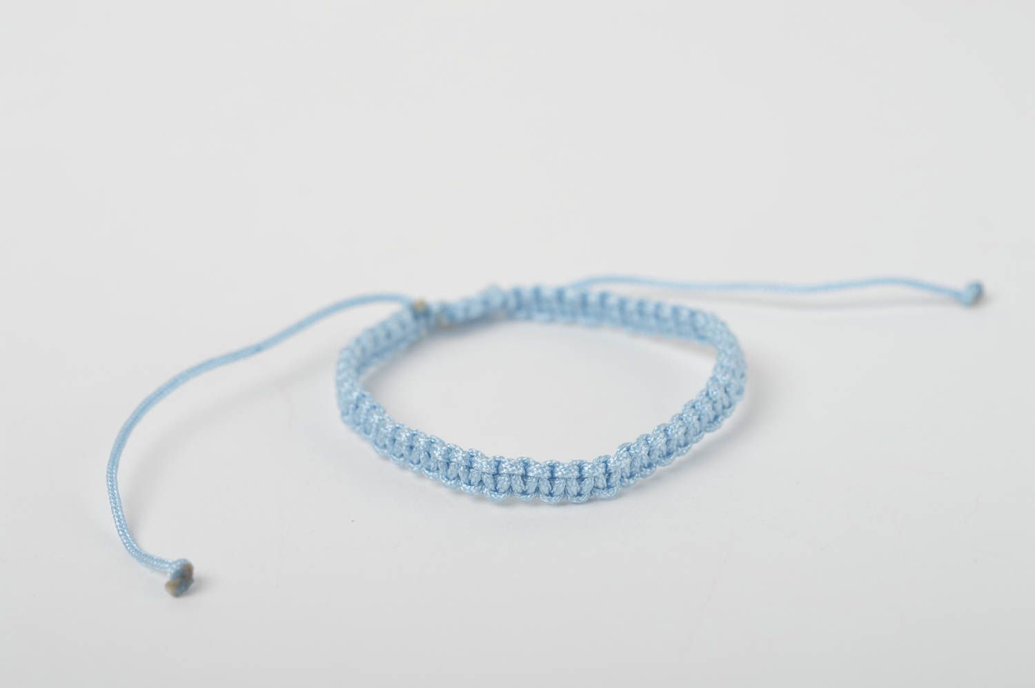 Bracelet tressé en lacets cirés Bijou fait main bleu fin original Cadeau enfant photo 1
