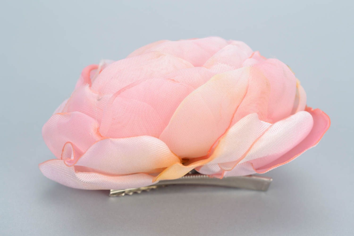 Handgemachte Blumen Haarklammer aus Atlas in Batik Technik schön groß Rose foto 5