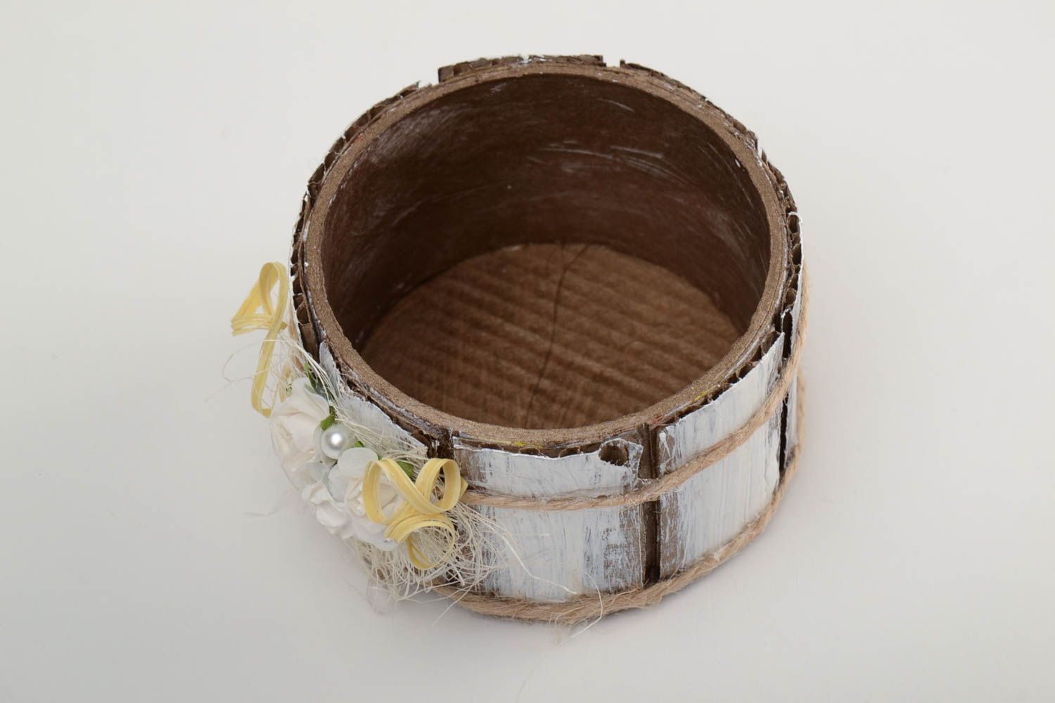 Handmade small carton decorative round jewelry box with flowers for little things photo 2
