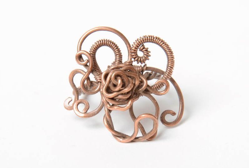 Feiner ungewöhnlicher schöner handgemachter Ring Wire Wrap aus Kupfer Draht foto 2