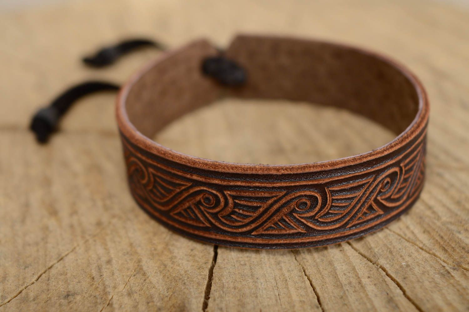 Bracelet en cuir naturel marron avec ornement fait main unisexe style ethnique photo 1