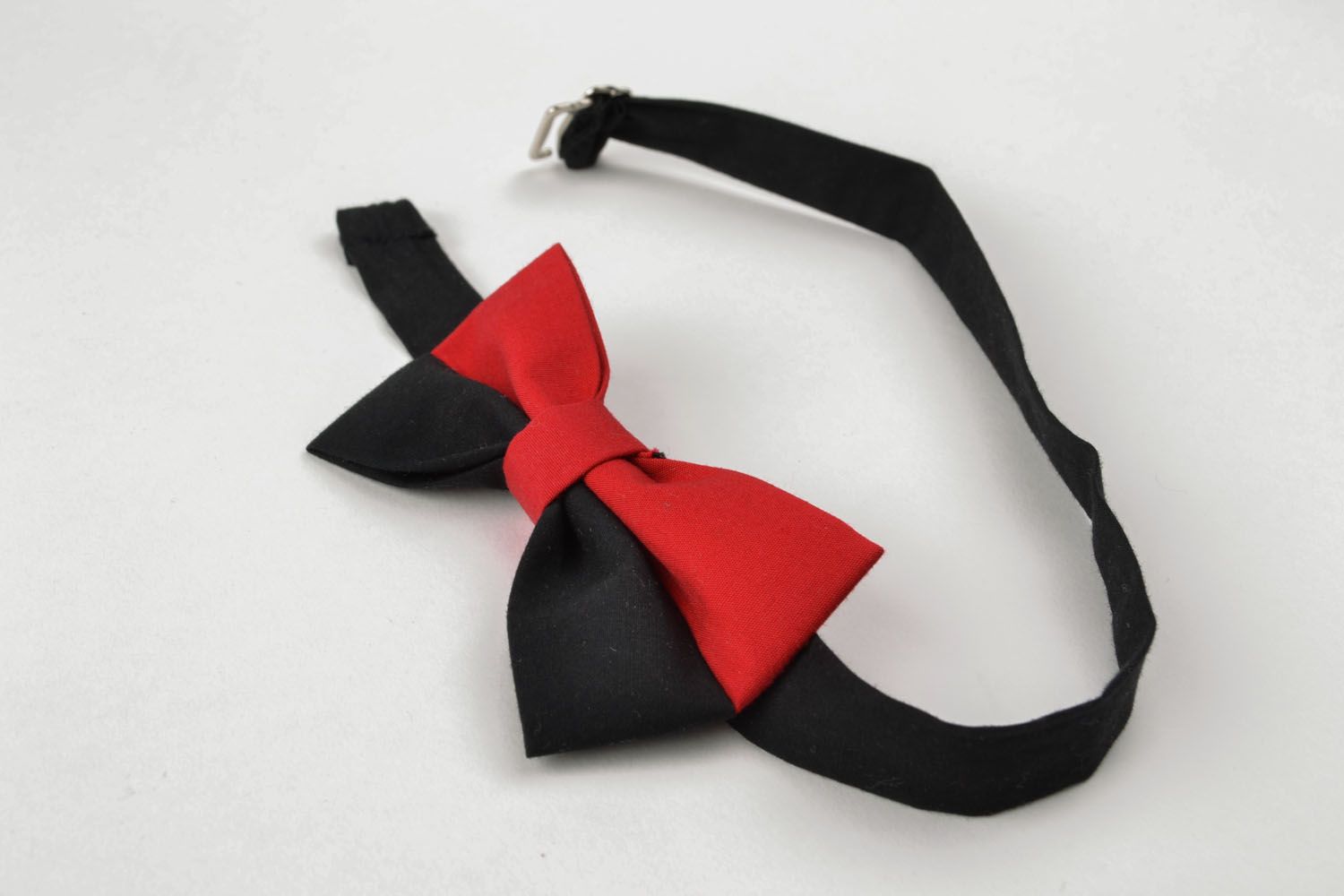 Children's red and black bow tie photo 3