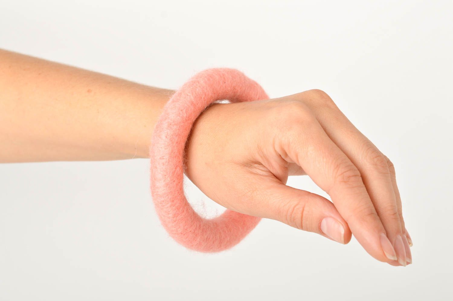 Armband aus Stoff handmade Schmuck rosa Accessoire für Frauen gefilzt schön foto 3