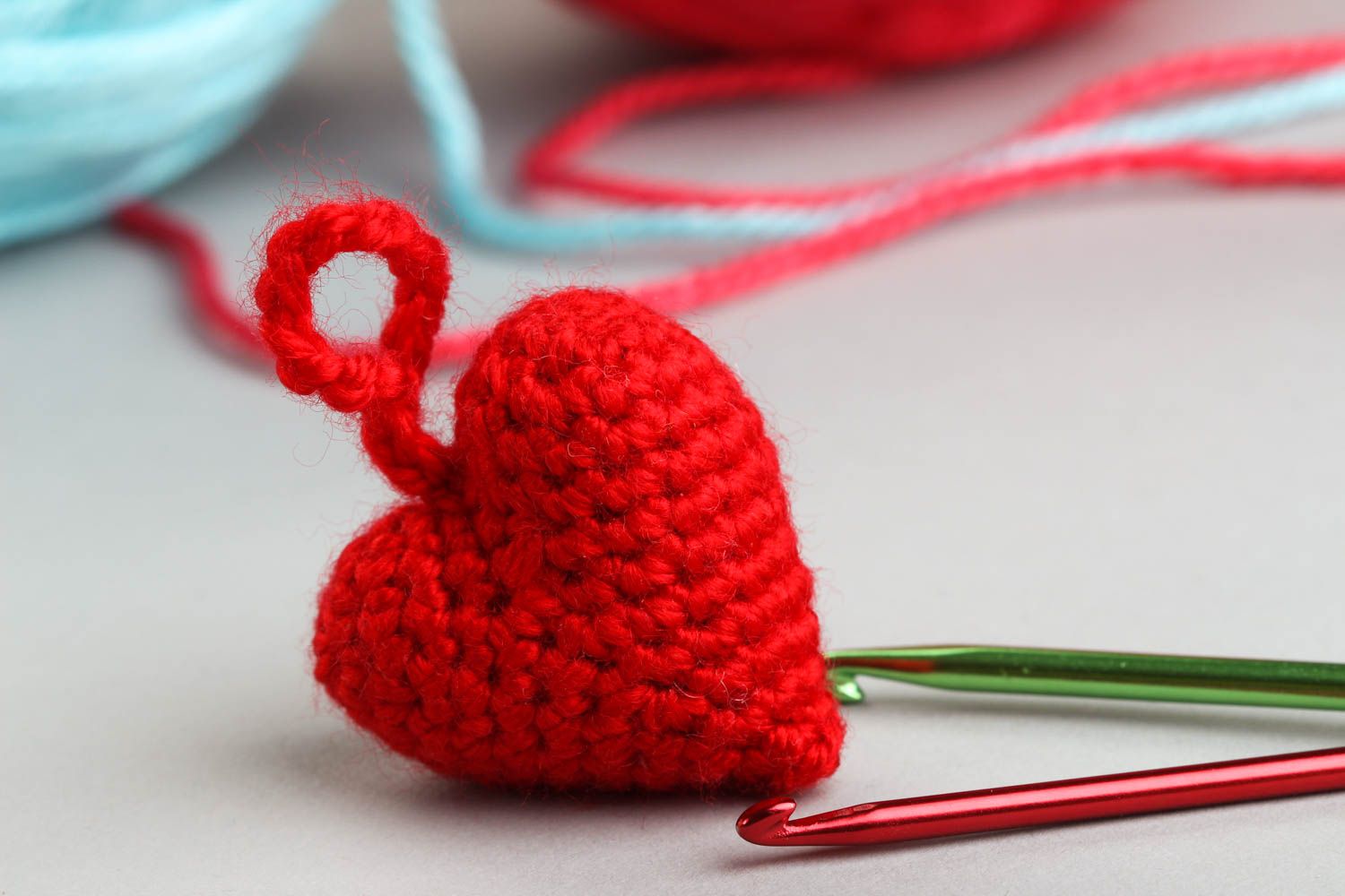 Deko Herz handmade weich Spielzeug gehäkelt Kinder Spielzeug in Rot klein  foto 1