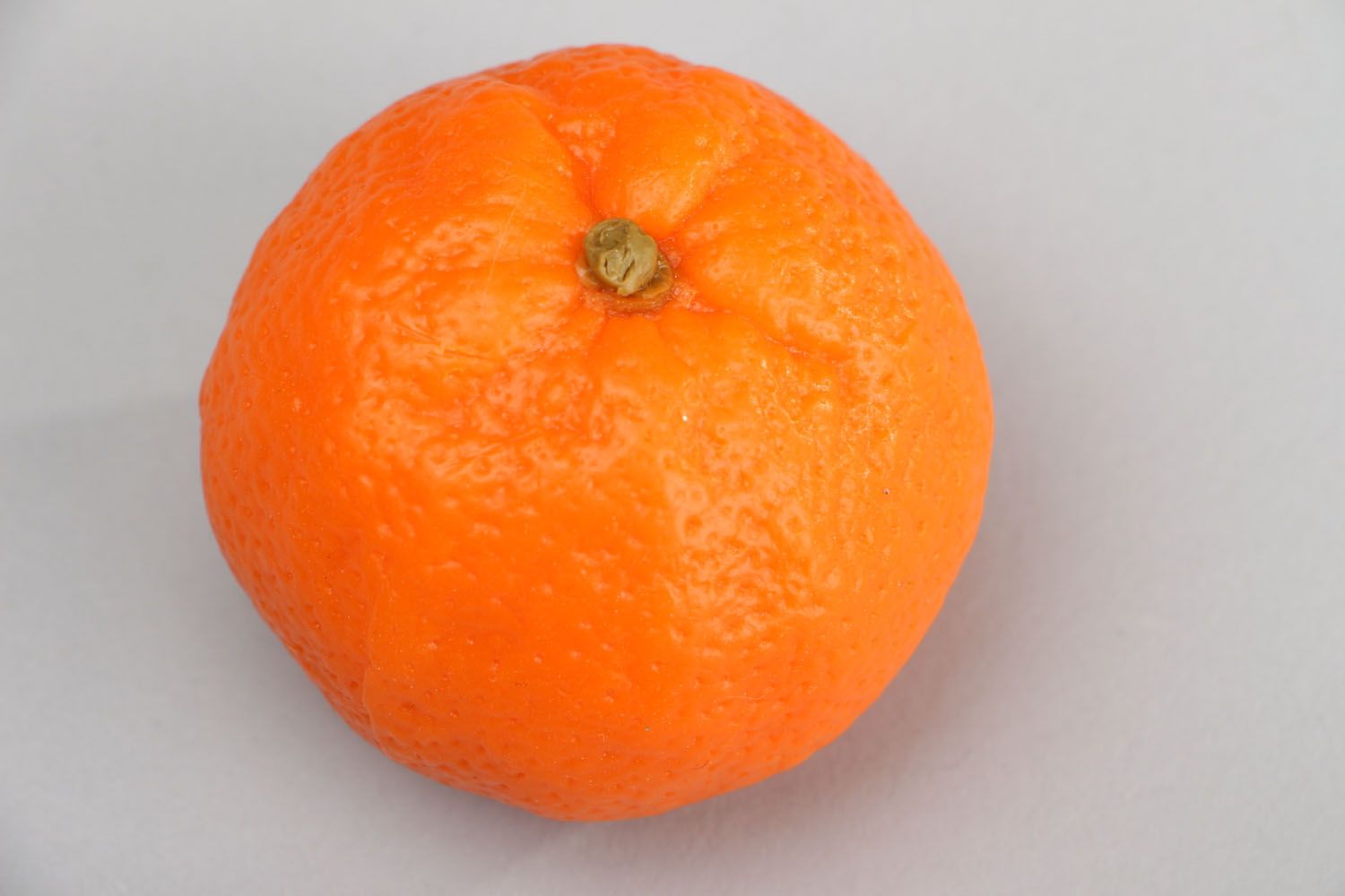 Savon fait main en forme de tangerine photo 2