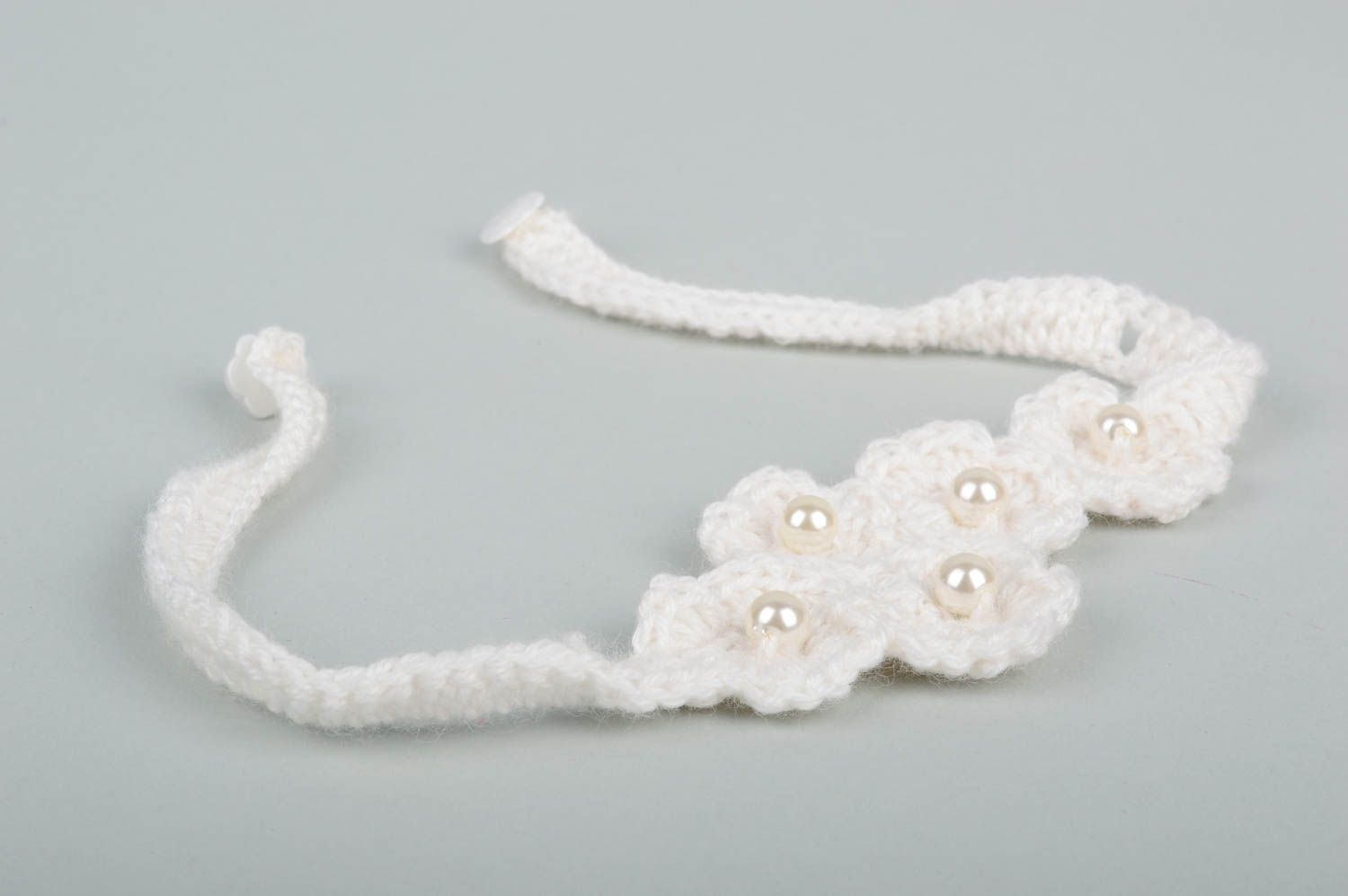 Bandeau bébé fille fait main blanc avec fleurs tricot au crochet Cadeau original photo 3